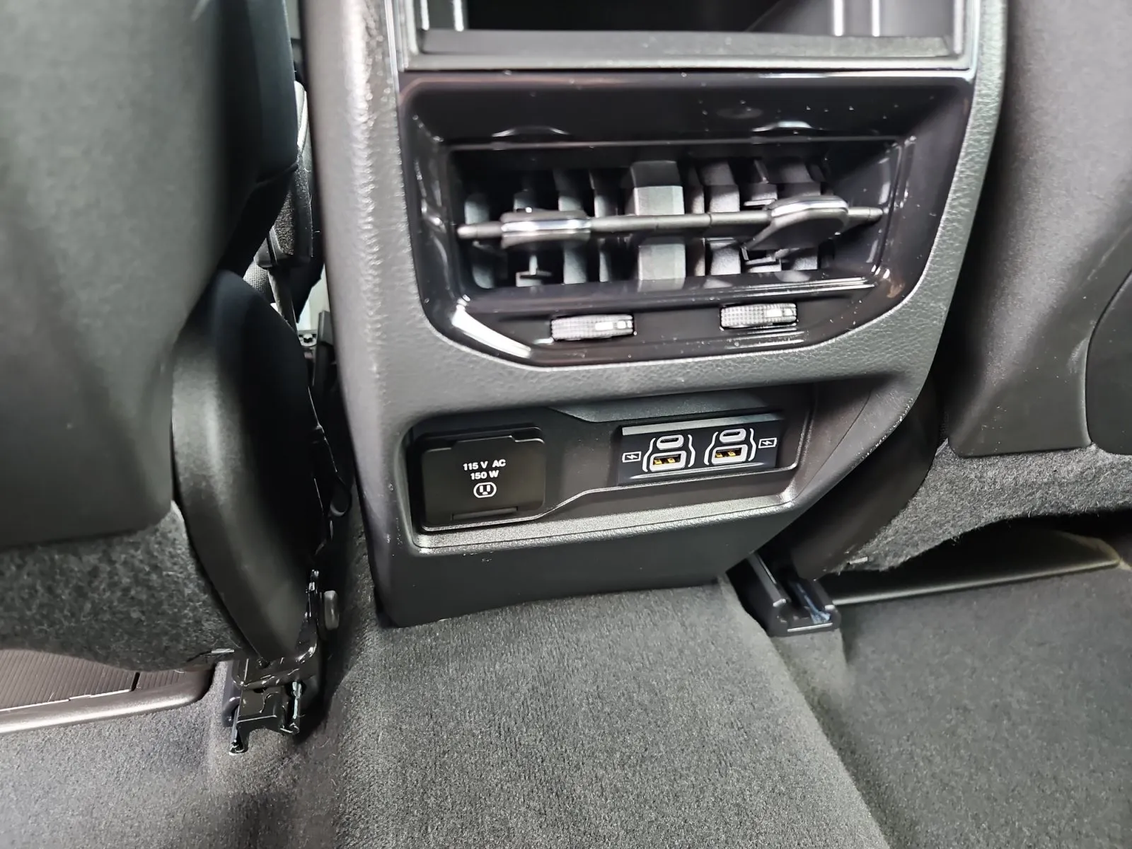 Jeep Grand Cherokee photo 13