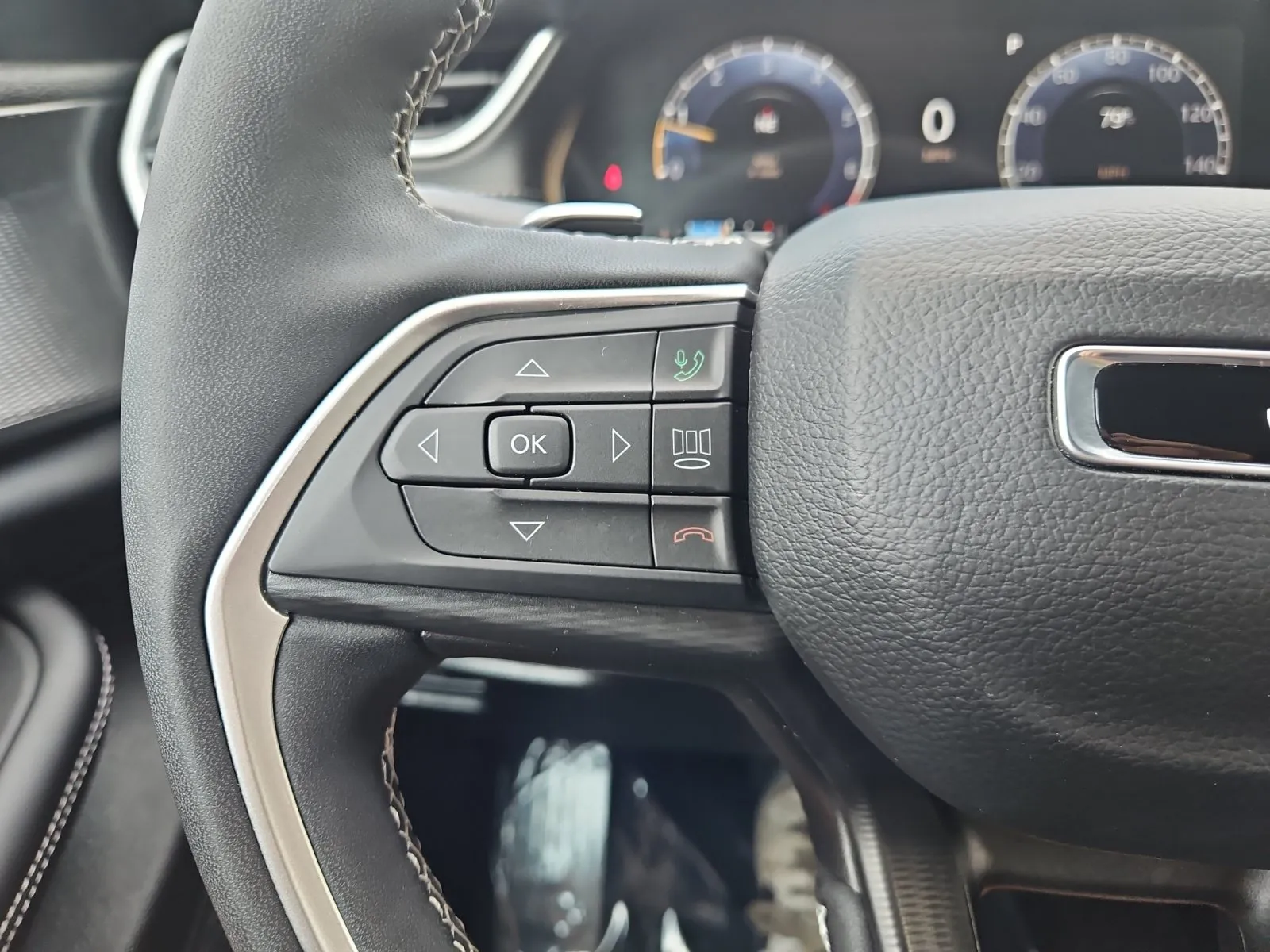 Jeep Grand Cherokee photo 26