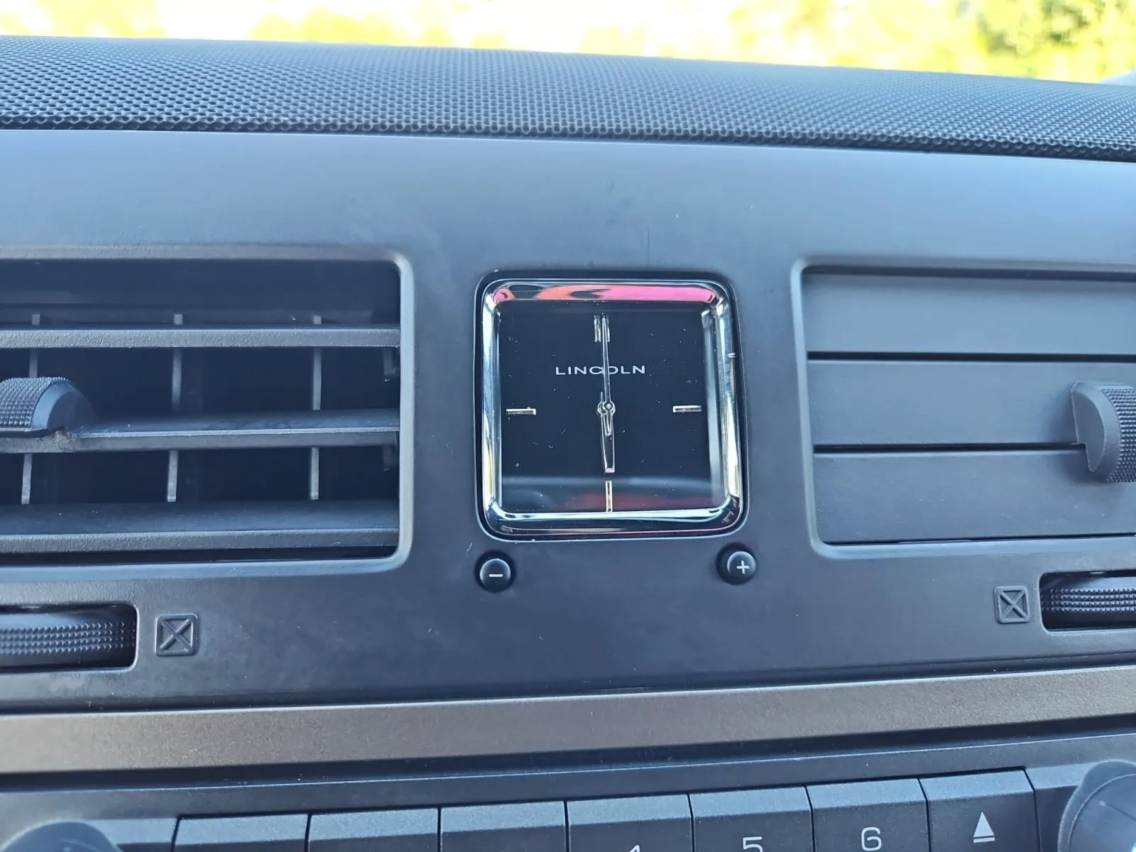 Lincoln Navigator photo 24