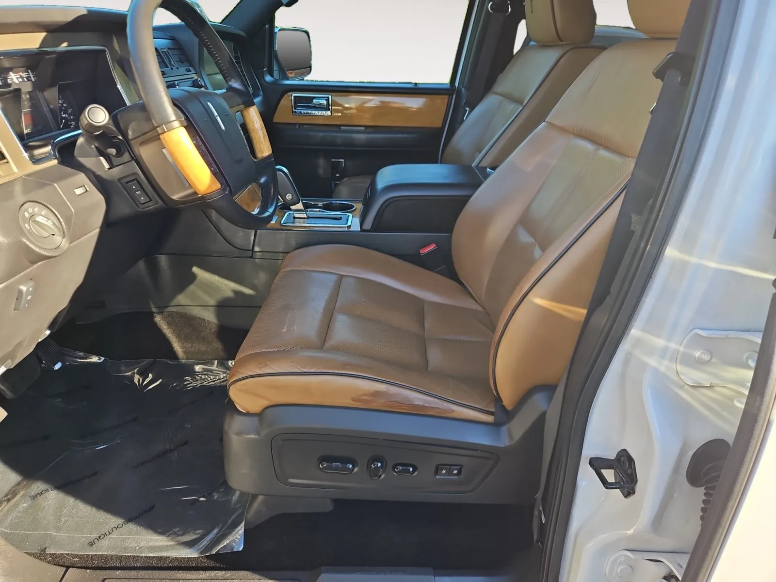 Lincoln Navigator photo 9