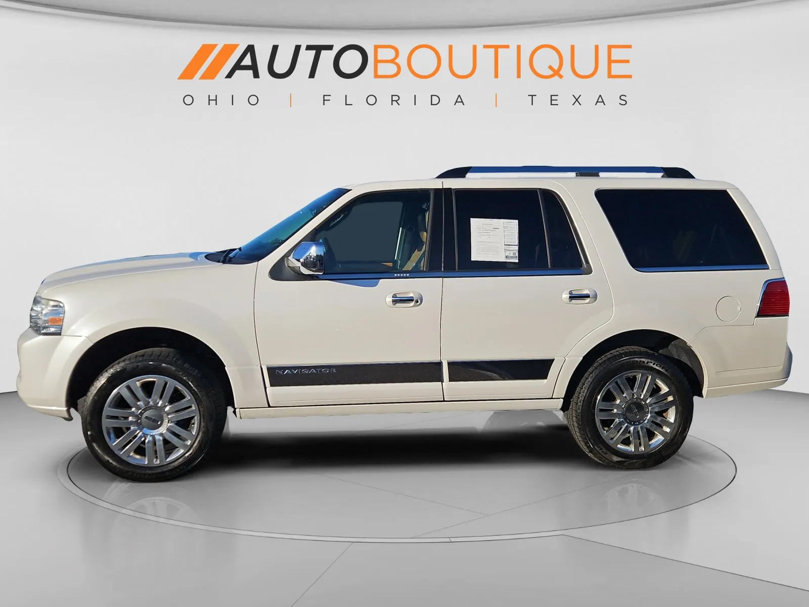 Lincoln Navigator photo 2