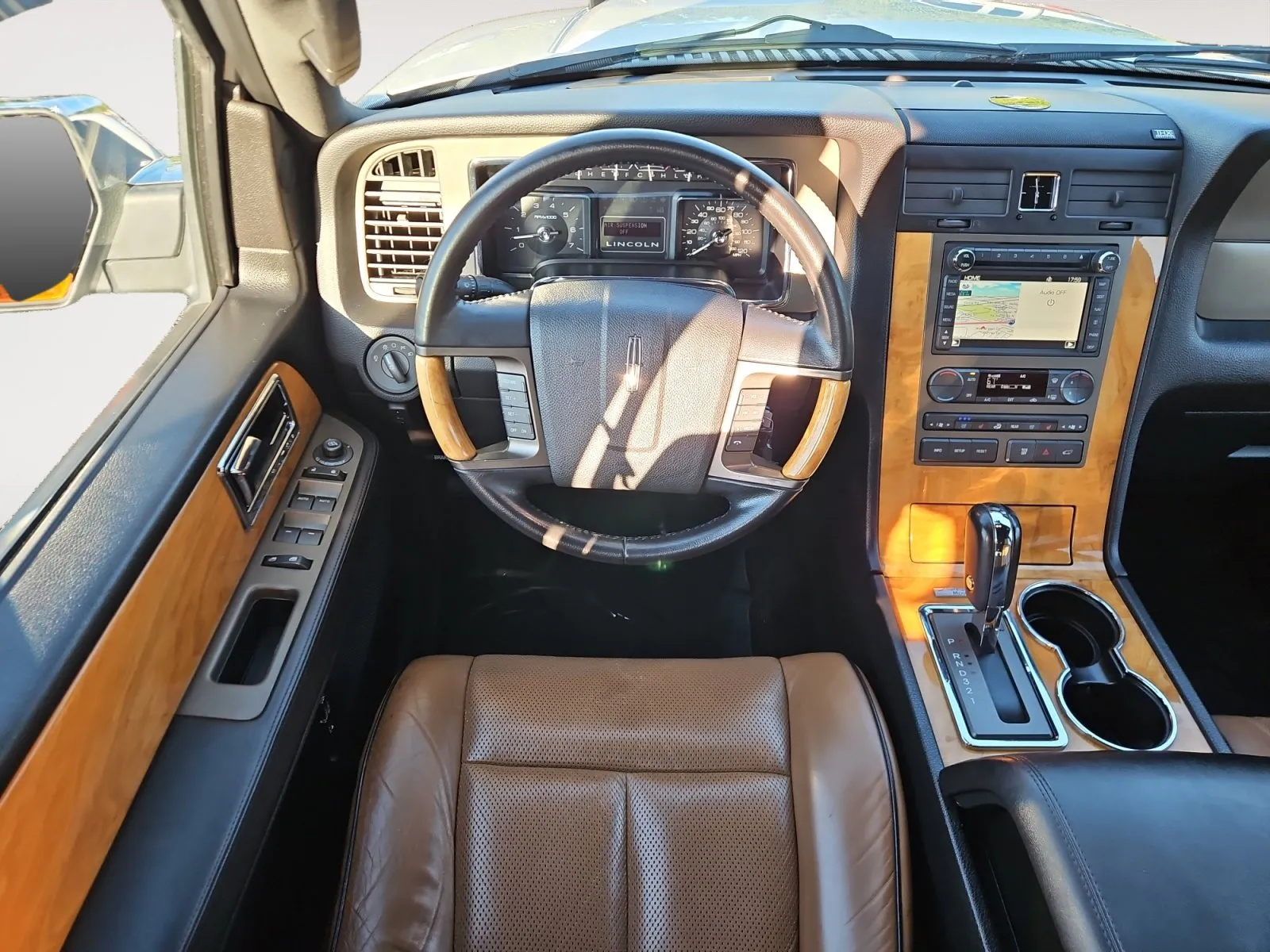 Lincoln Navigator photo 10