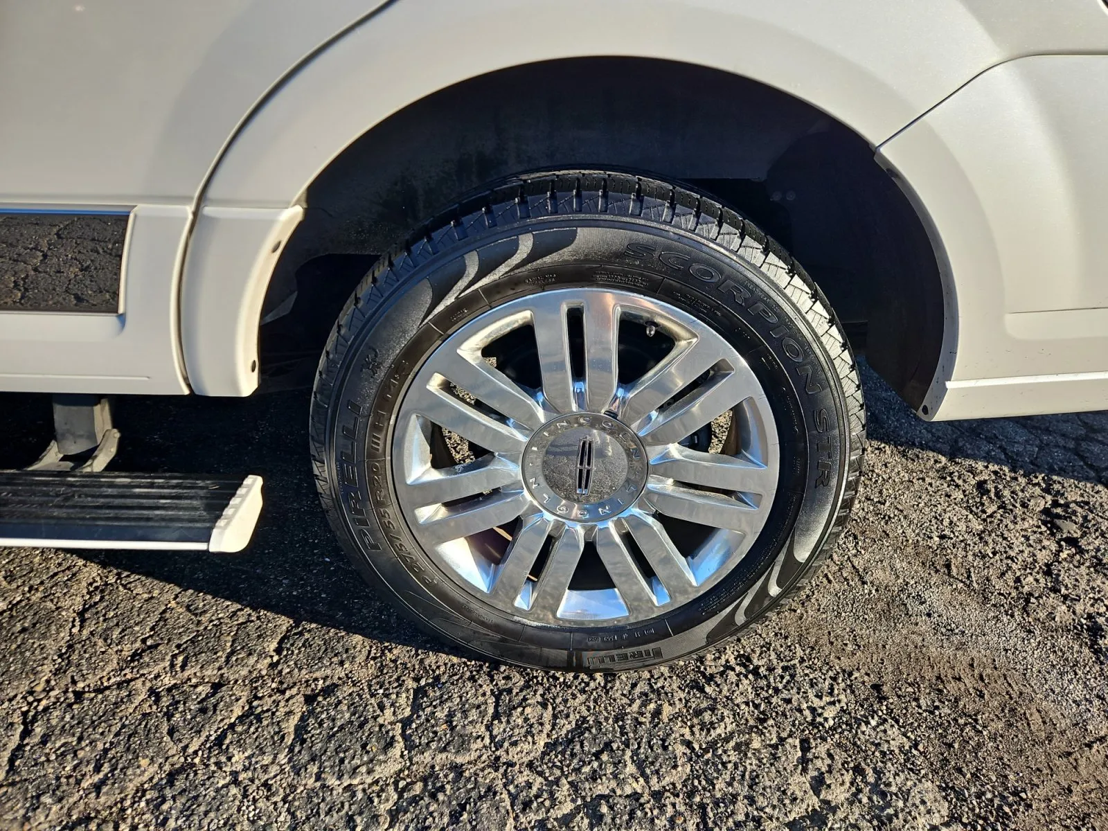 Lincoln Navigator photo 16