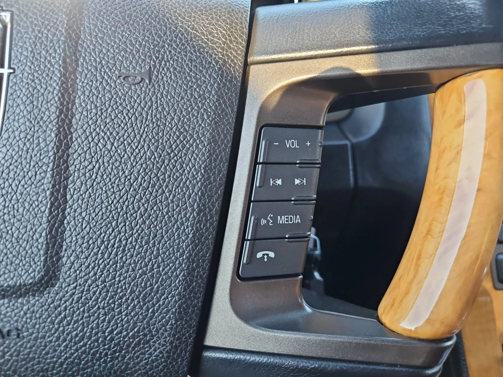 Lincoln Navigator photo 28