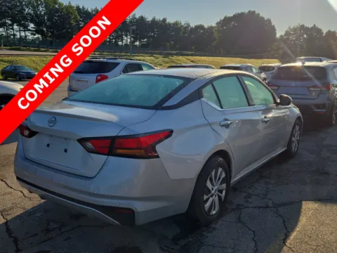 More photos of 2023 Nissan Altima 2.5 S at Auto Boutique Ohio, OH