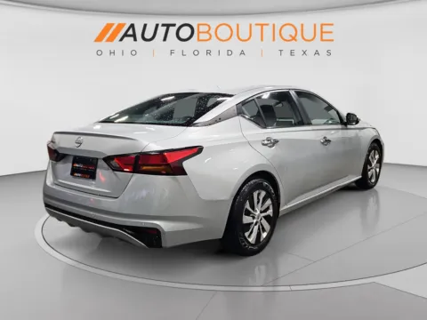 More photos of 2023 Nissan Altima 2.5 S at Auto Boutique Ohio, OH