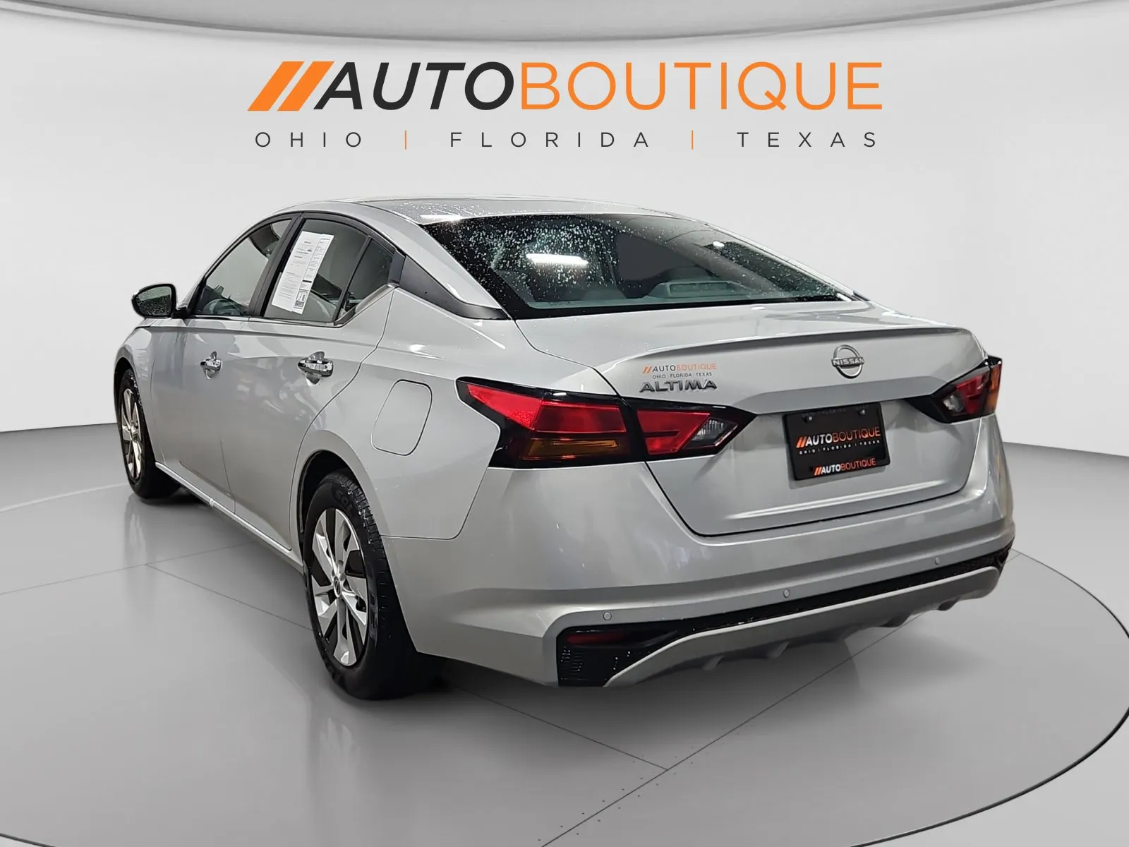 Nissan Altima photo 3