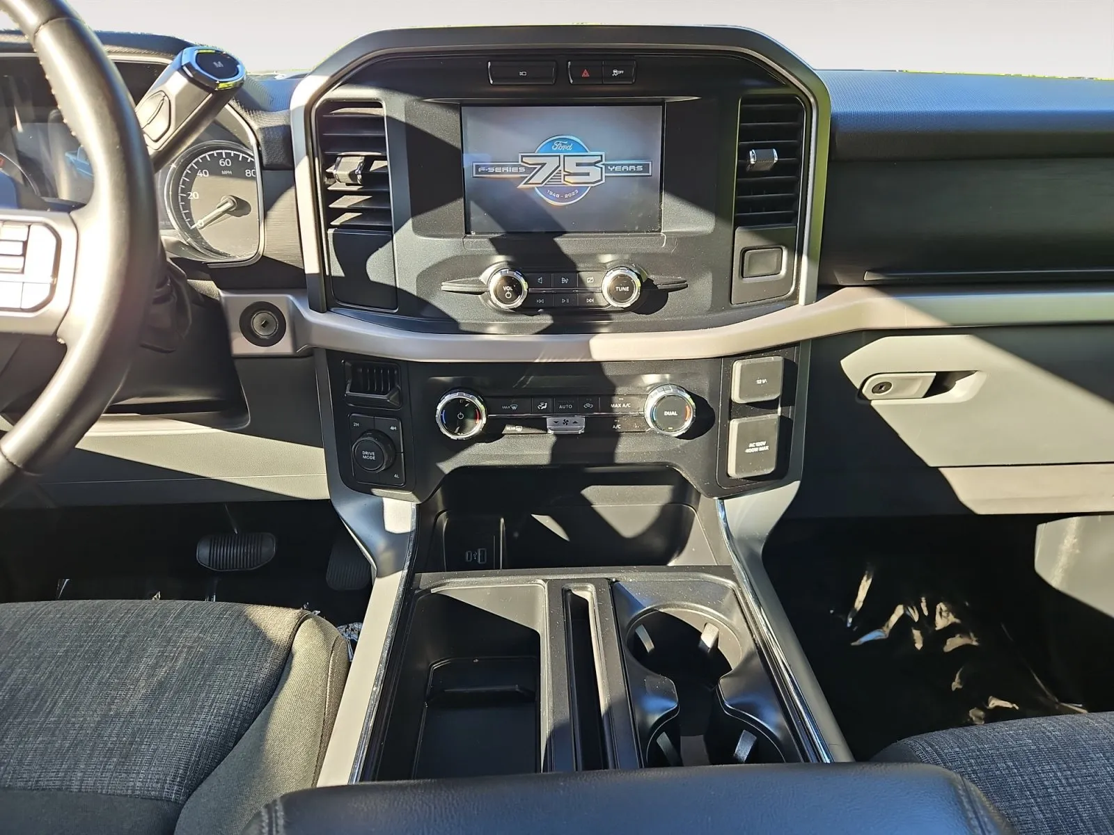Ford F-150 photo 11