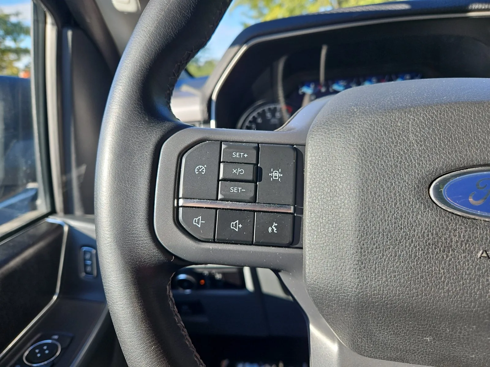 Ford F-150 photo 26