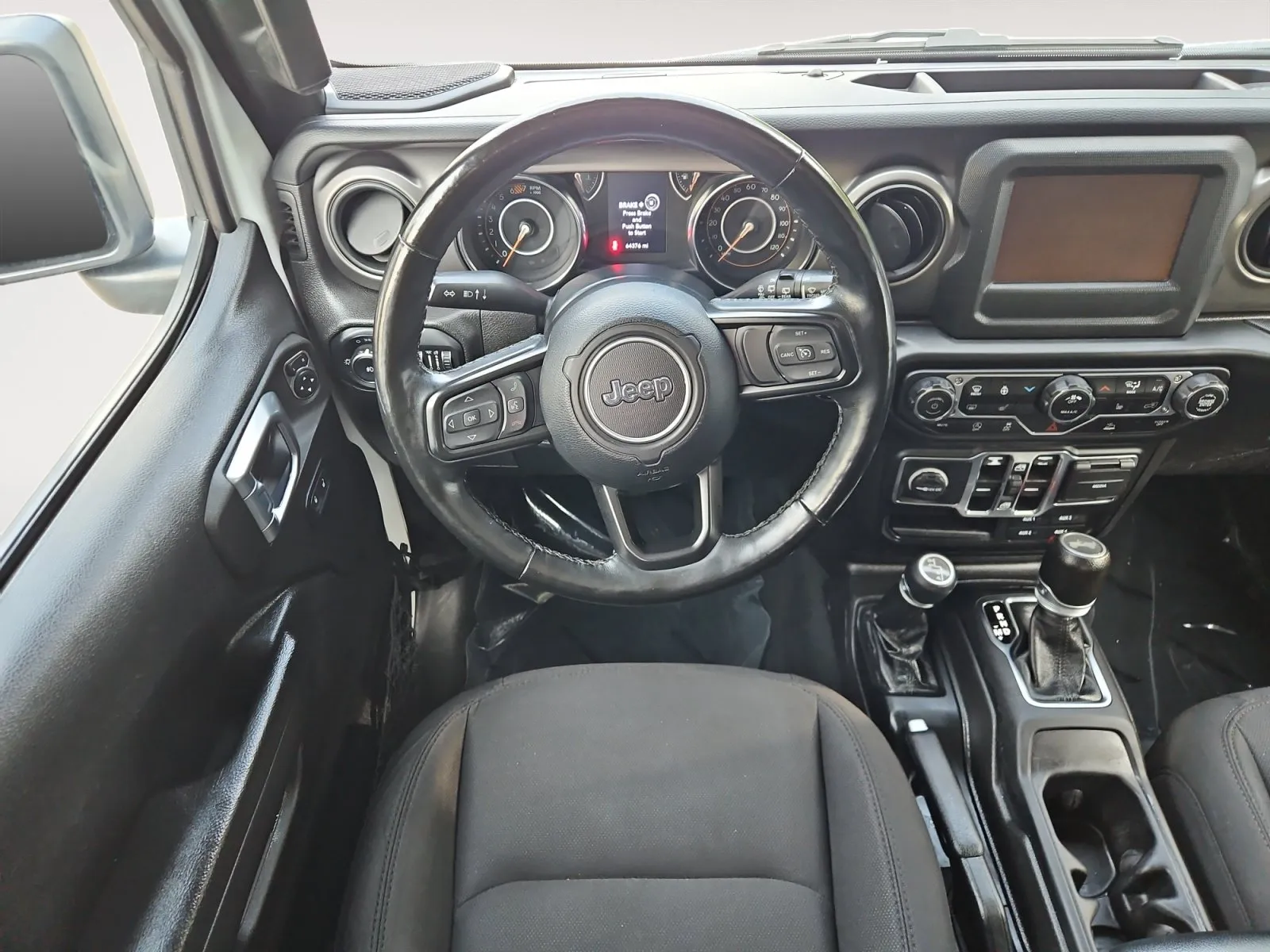 Jeep Wrangler photo 9