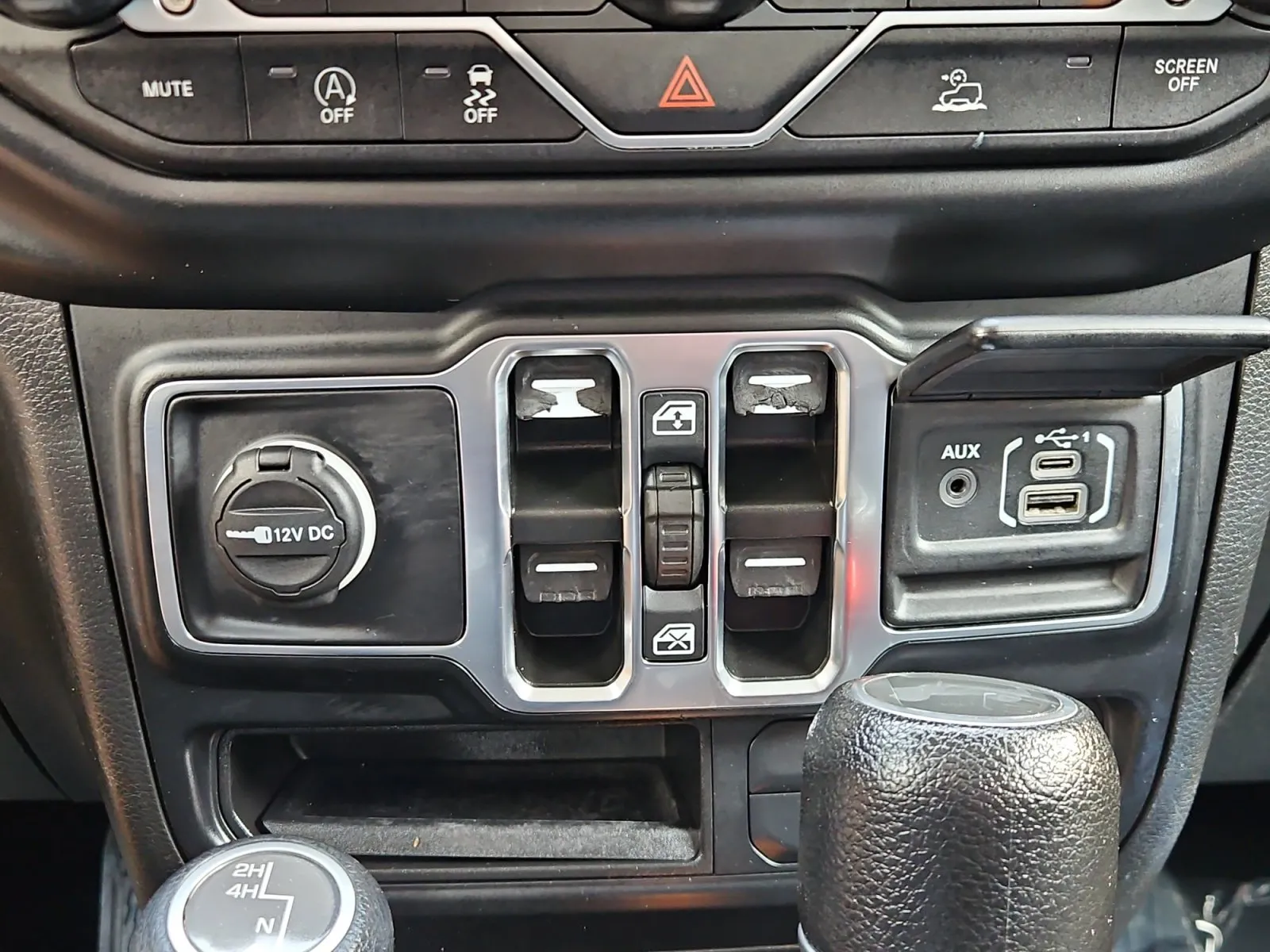 Jeep Wrangler photo 20