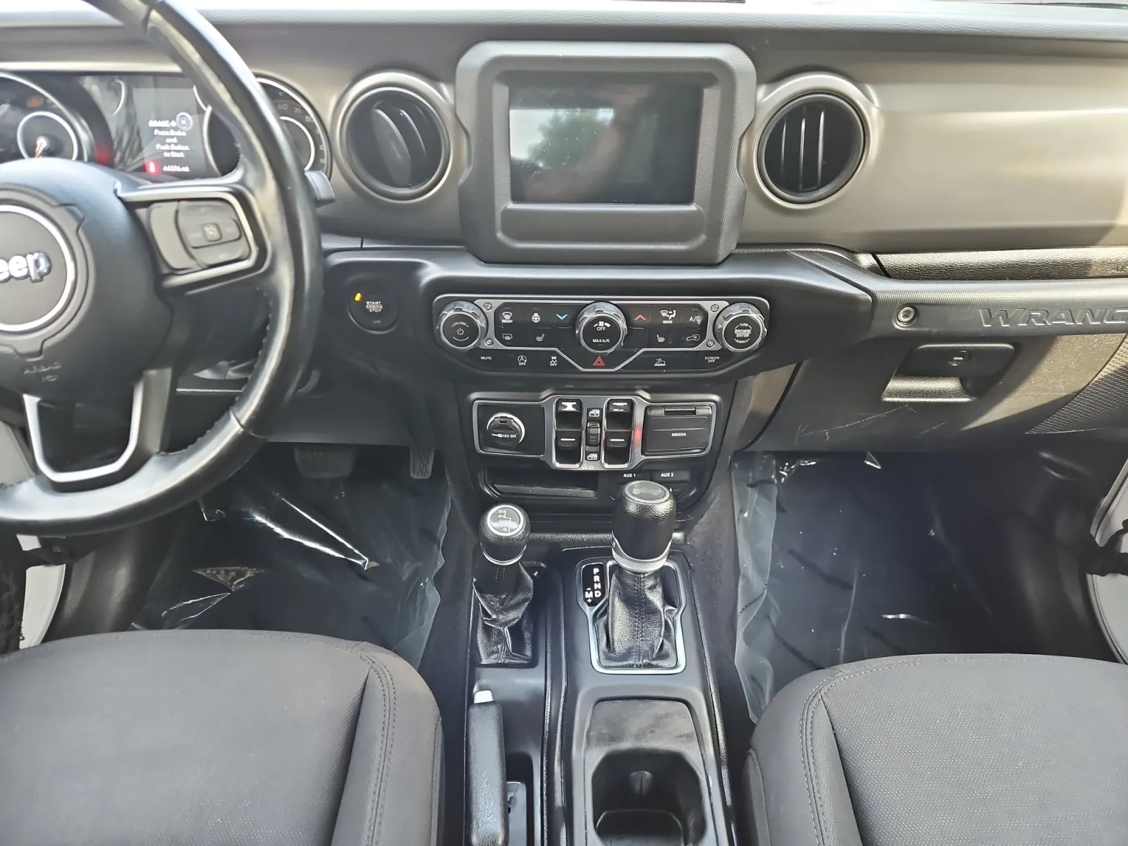 Jeep Wrangler photo 10