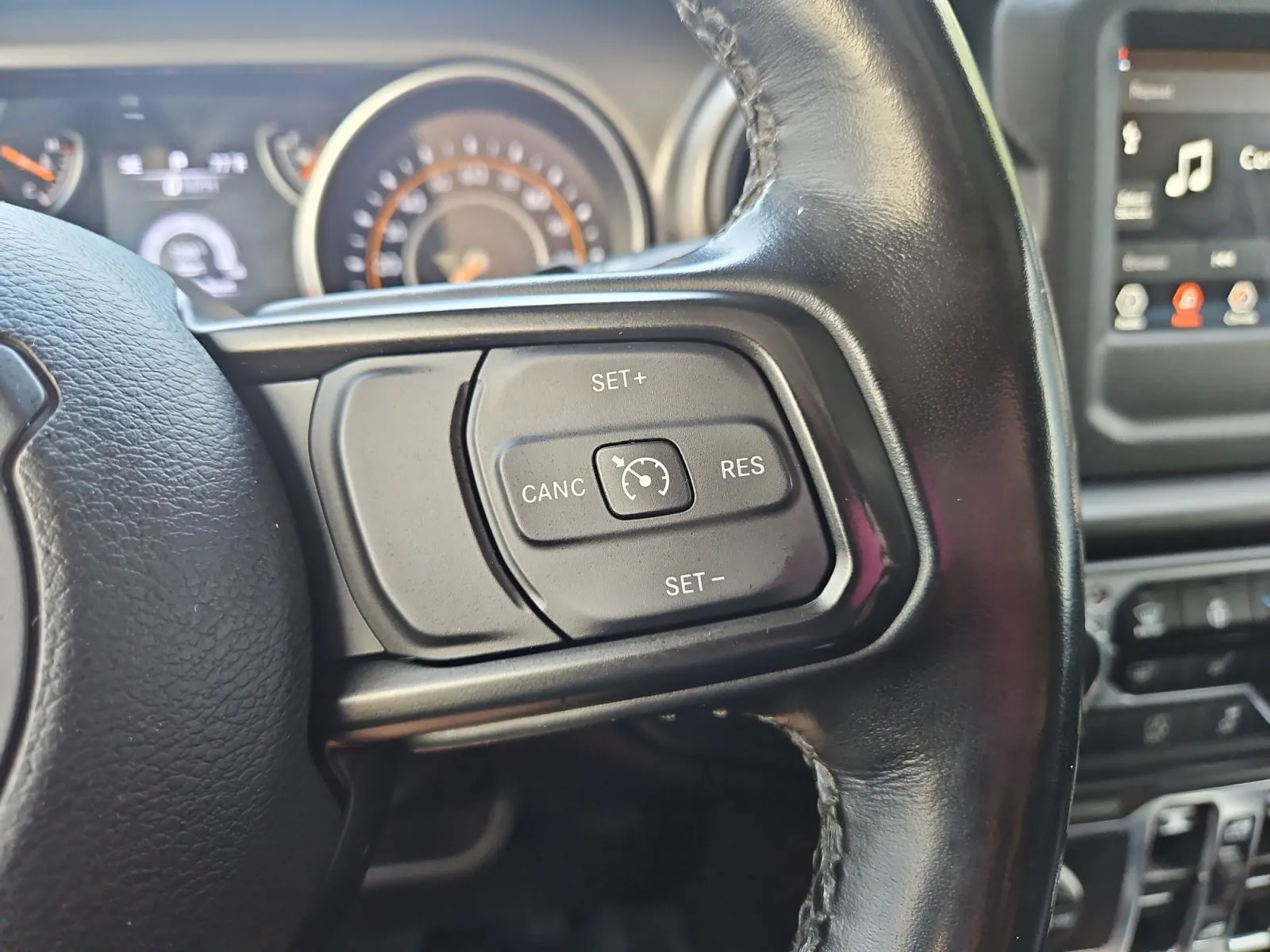 Jeep Wrangler photo 24
