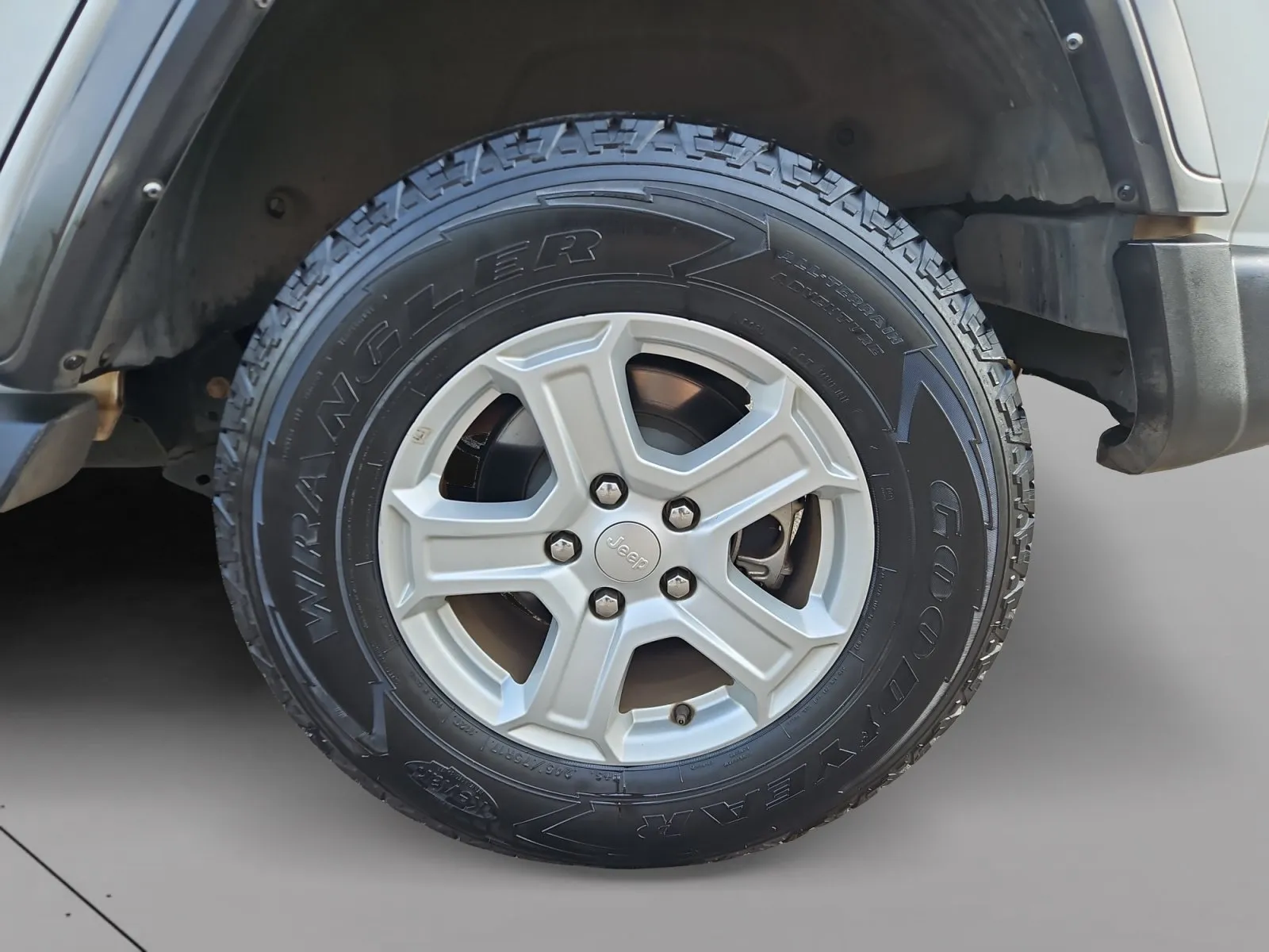 Jeep Wrangler photo 13