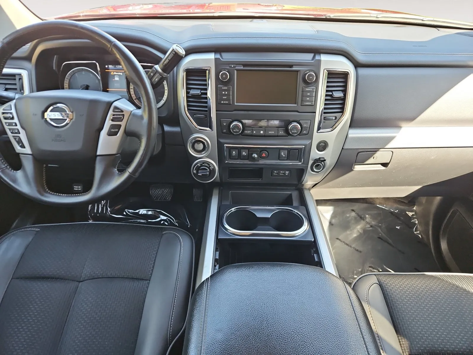 Nissan Titan photo 11
