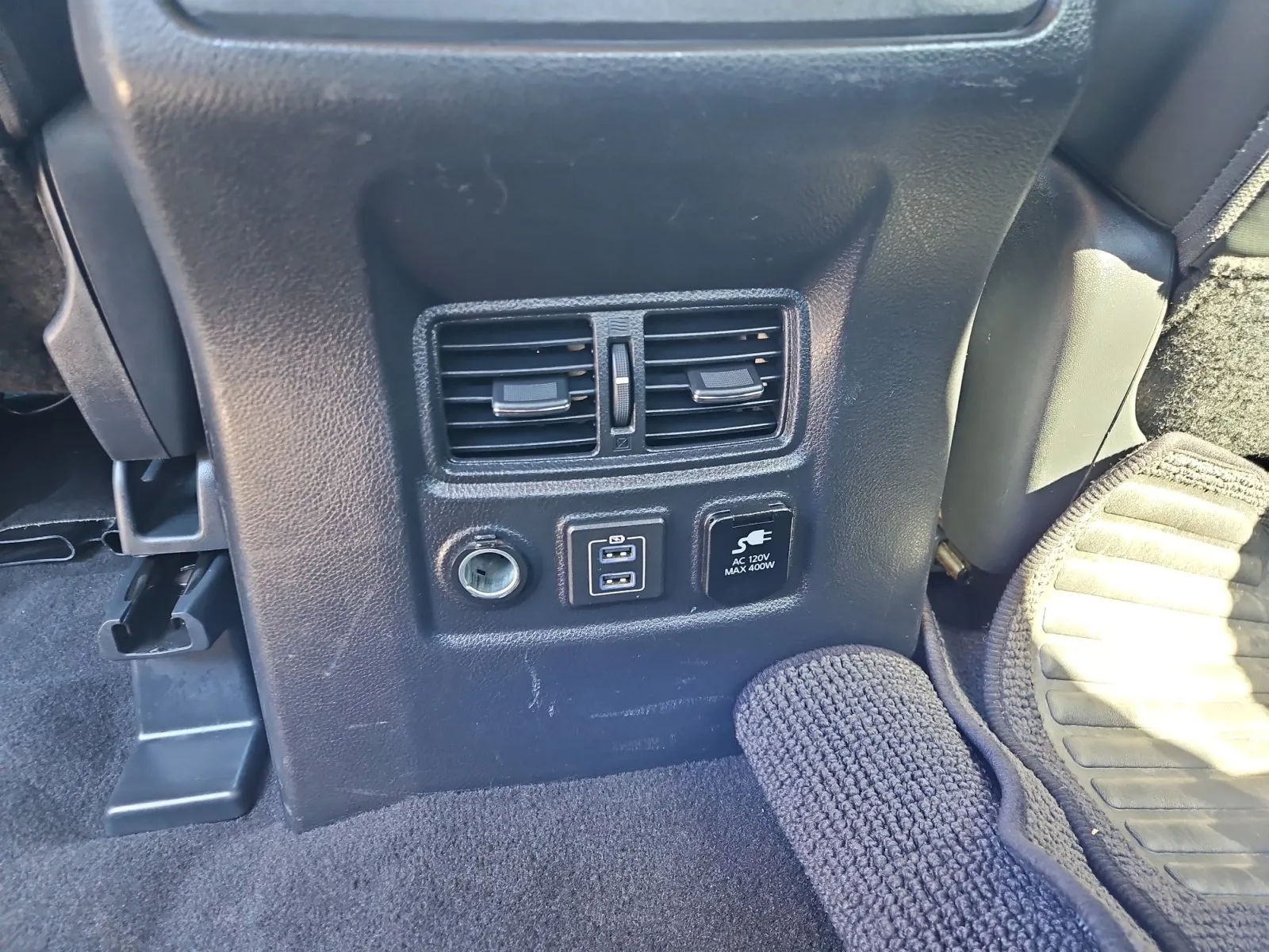 Nissan Titan photo 13