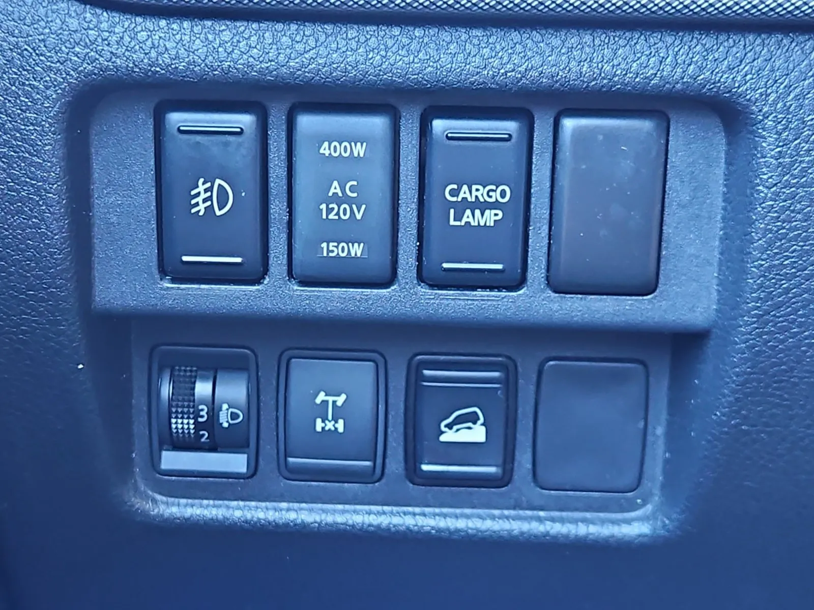 Nissan Titan photo 19