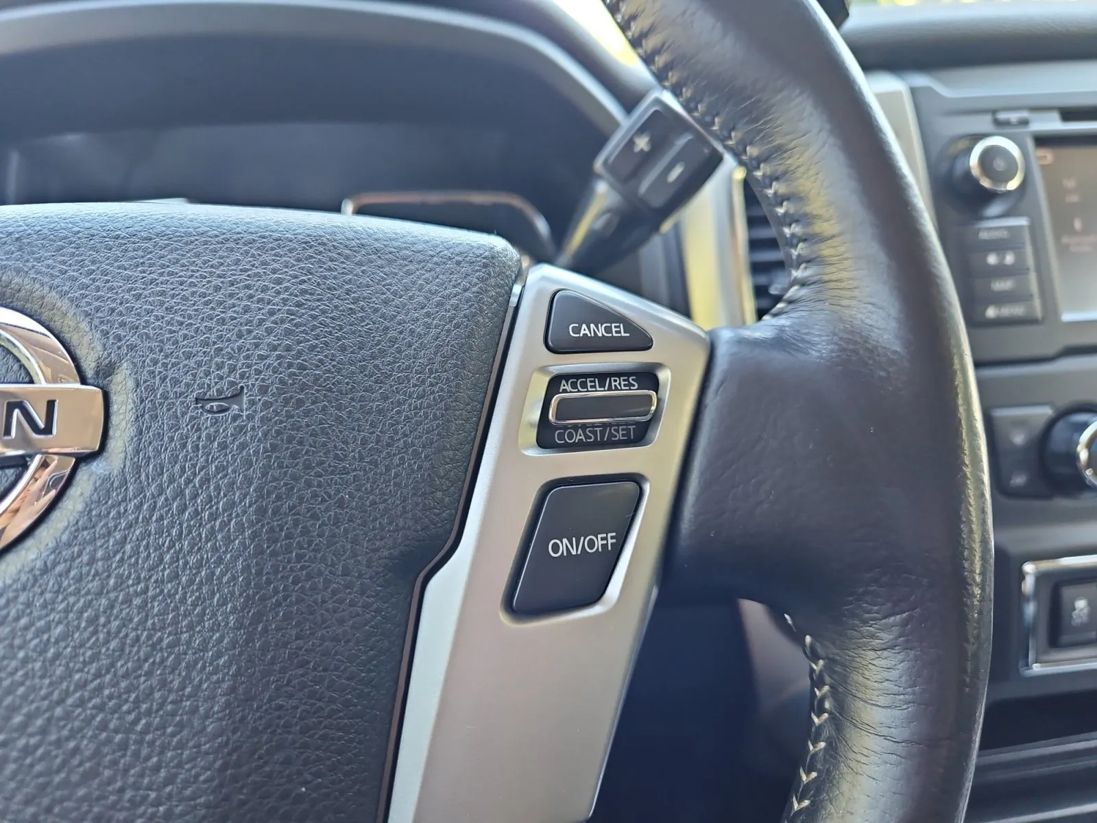 Nissan Titan photo 28