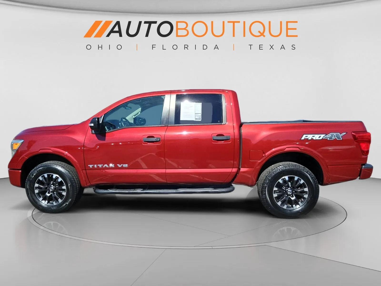 Nissan Titan photo 2