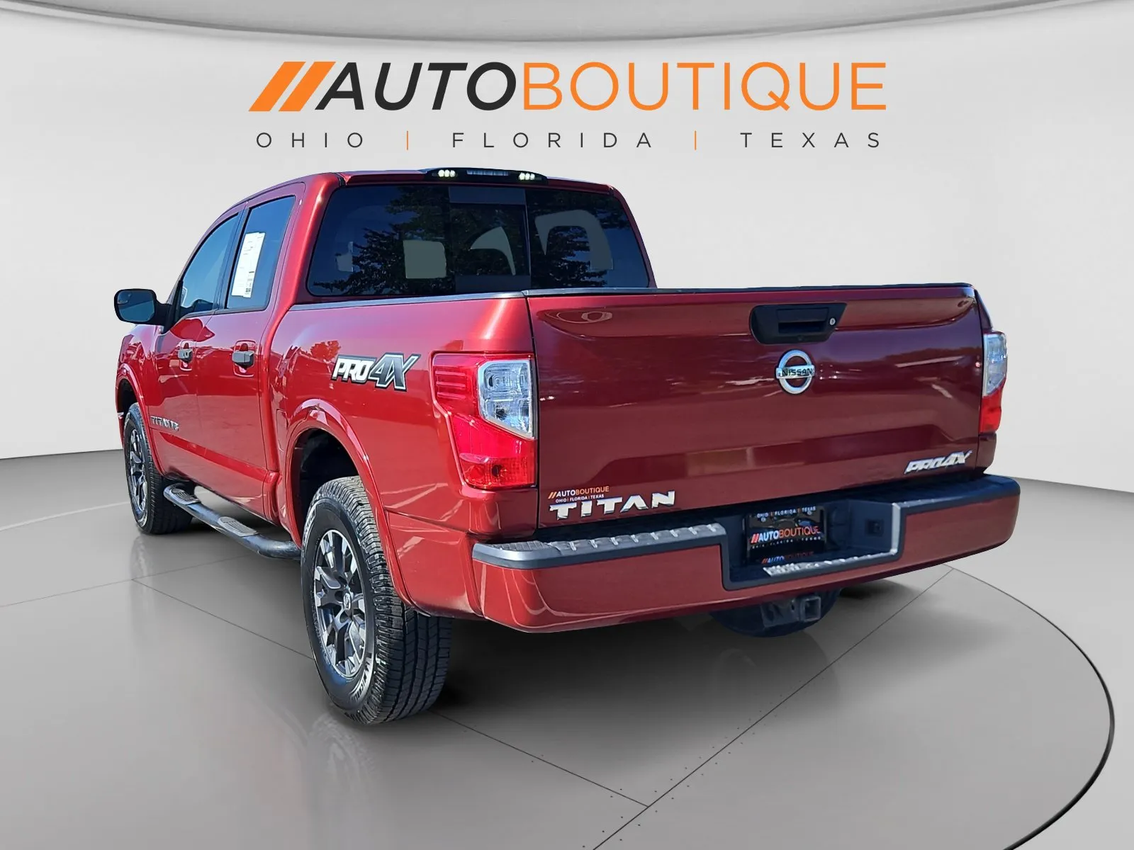 Nissan Titan photo 3
