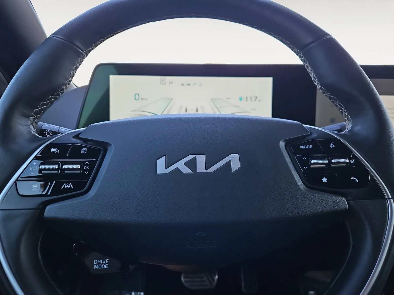 Kia EV6 photo 12