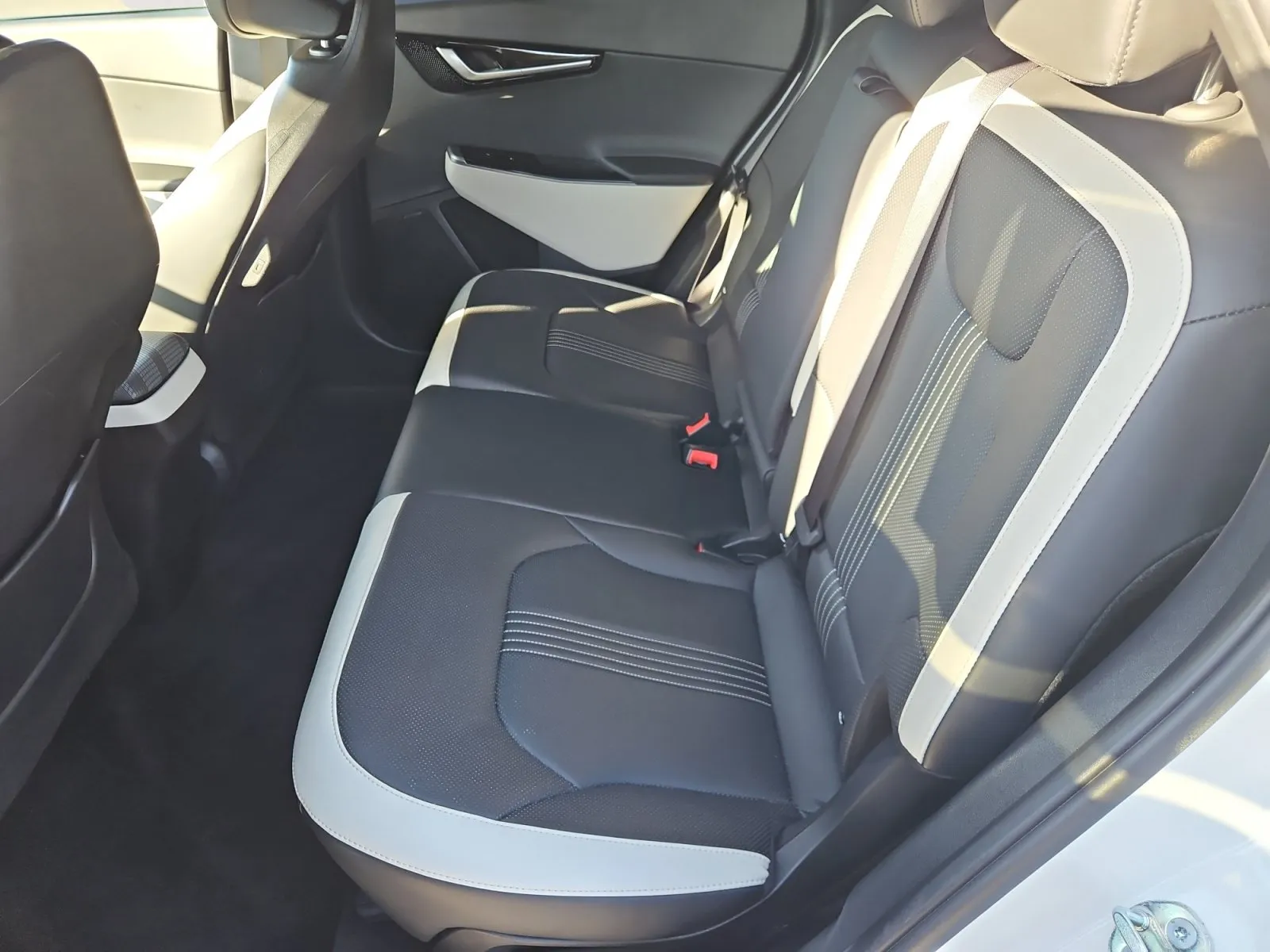 Kia EV6 photo 13