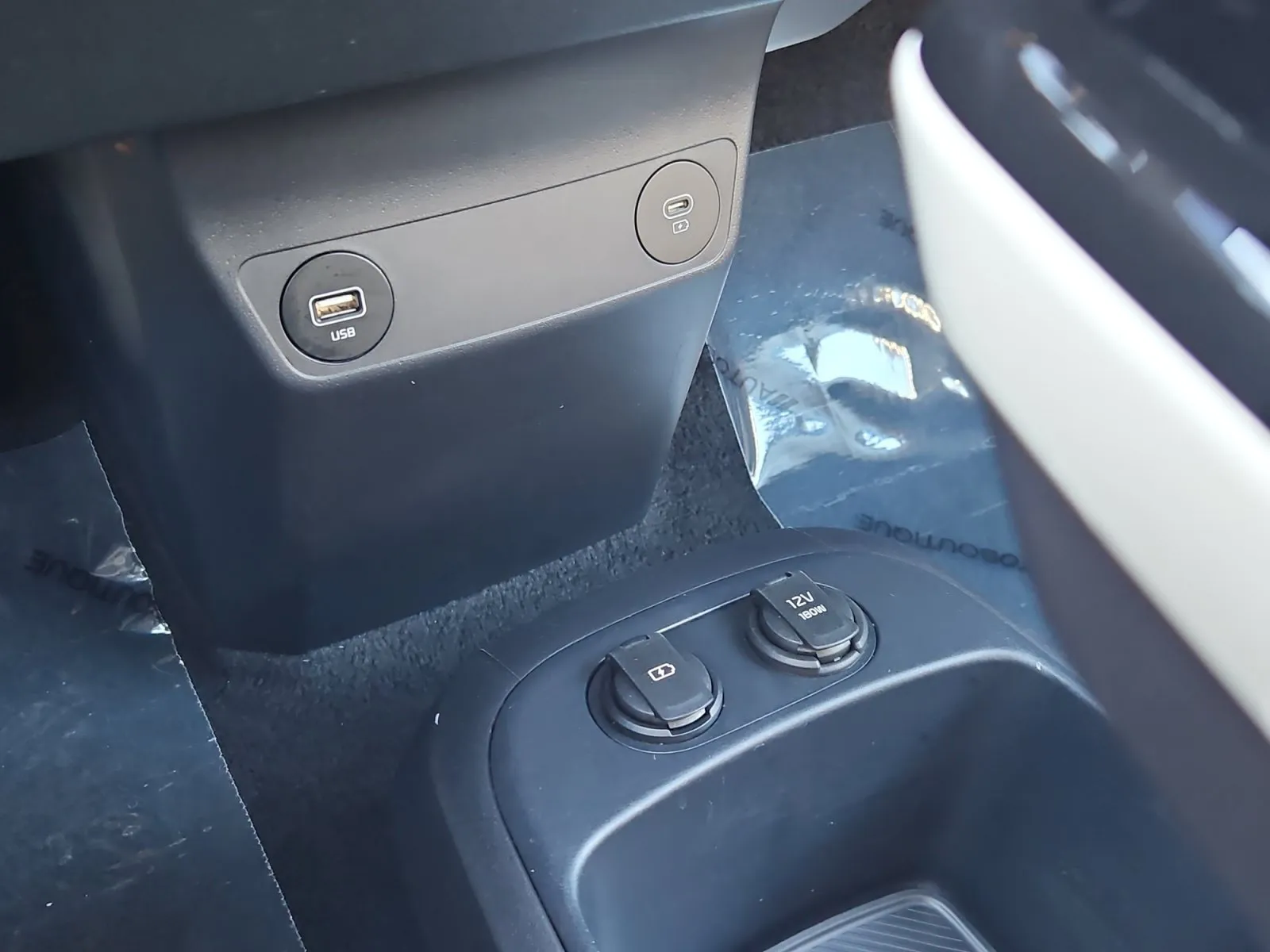 Kia EV6 photo 23
