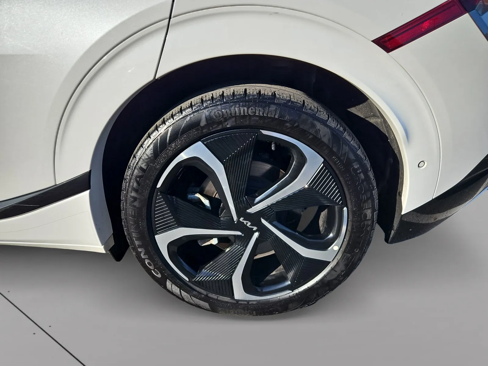 Kia EV6 photo 15