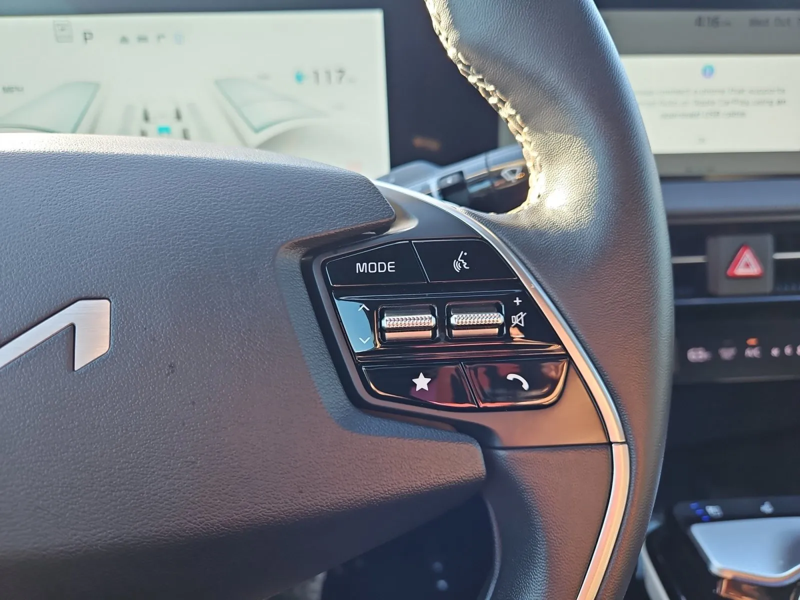Kia EV6 photo 28