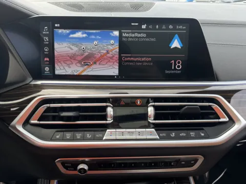 More photos of 2021 BMW X5 xDrive45e at Auto Boutique Ohio, OH