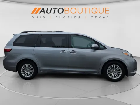 More photos of 2017 Toyota Sienna Limited at Auto Boutique Ohio, OH