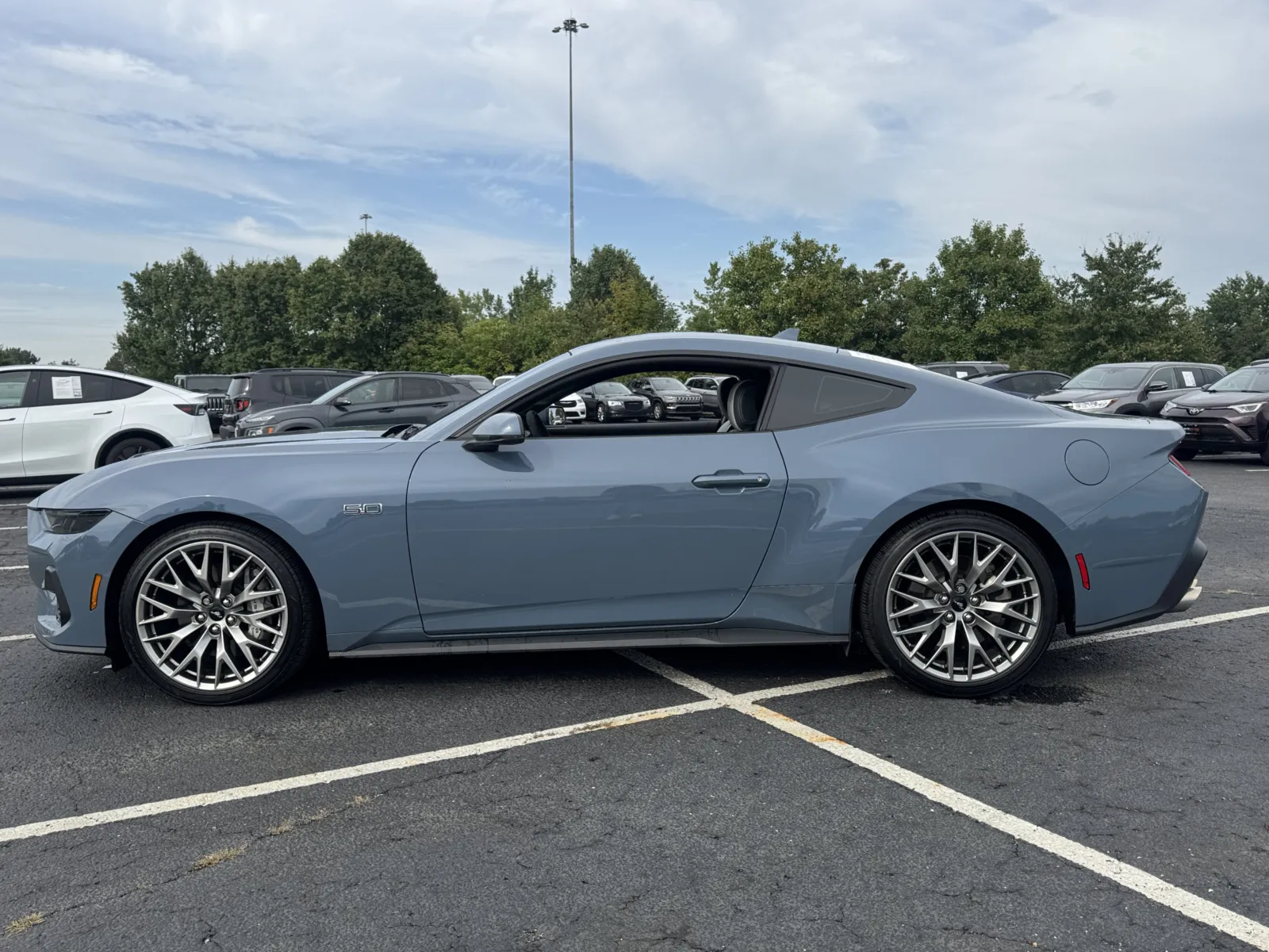 Ford Mustang photo 9