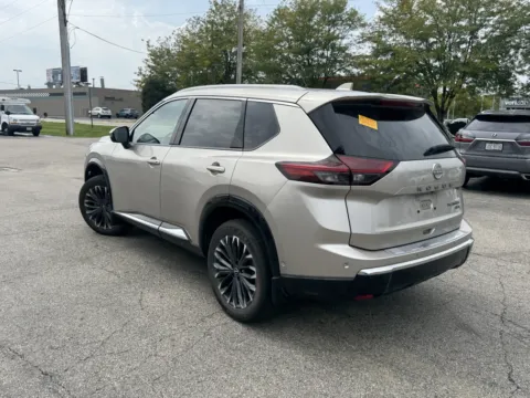 More photos of 2024 Nissan Rogue Platinum at Auto Boutique Ohio, OH