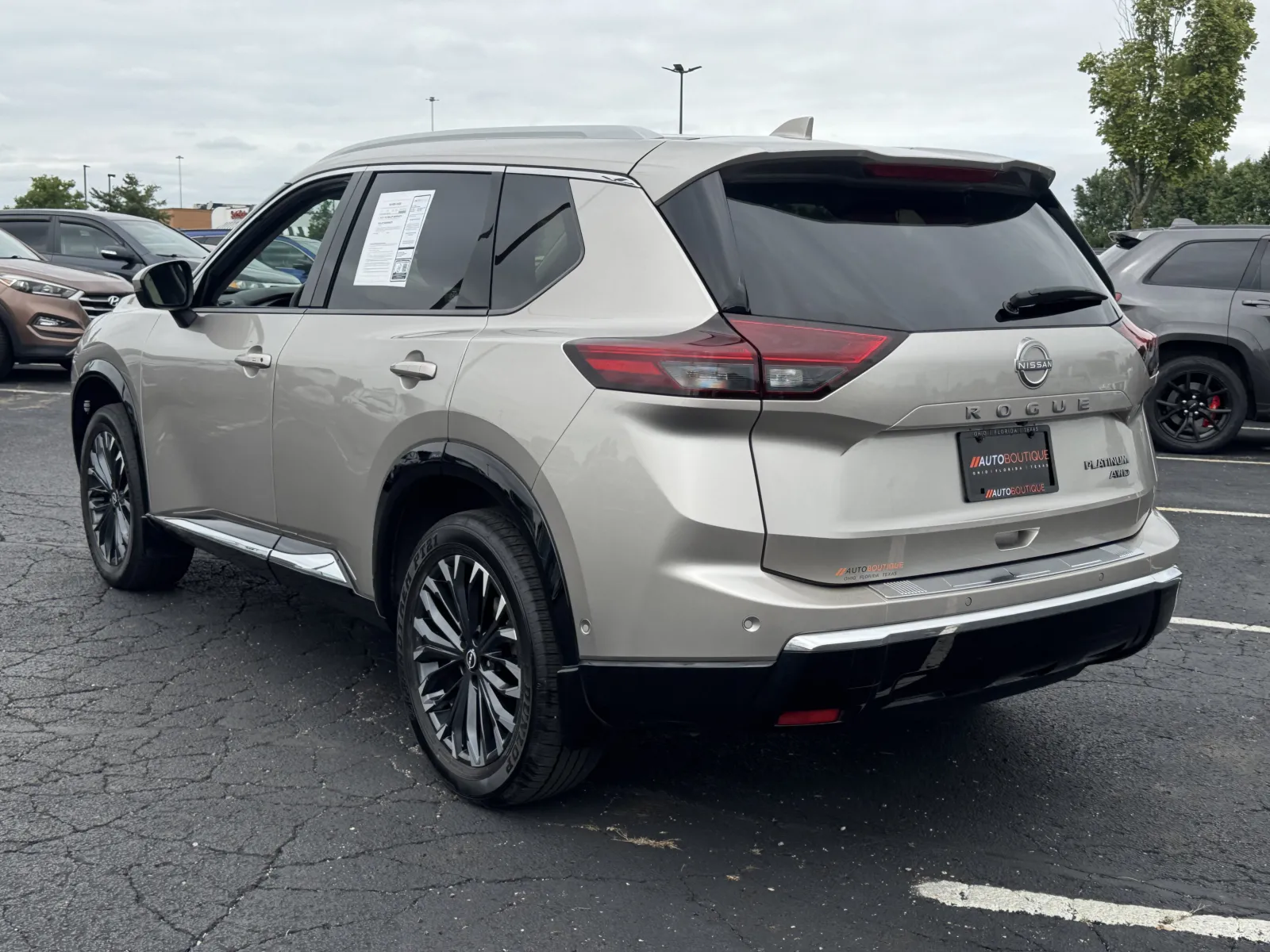 Nissan Rogue photo 11