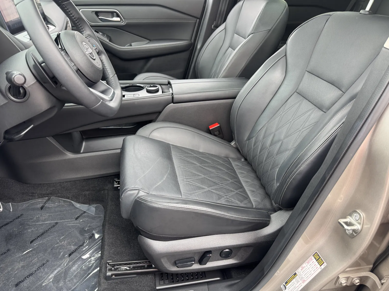 Nissan Rogue photo 9