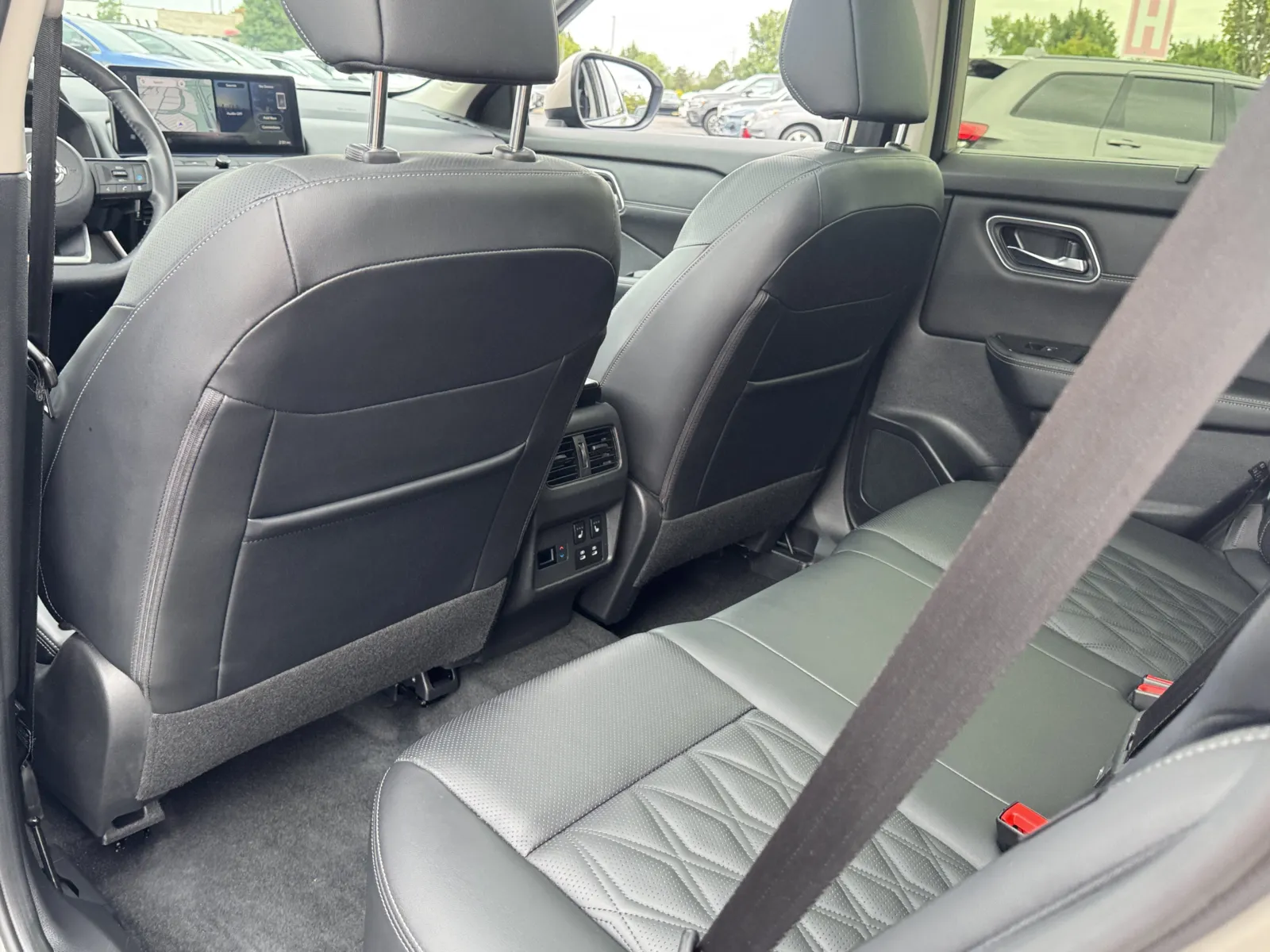 Nissan Rogue photo 17