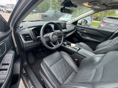 More photos of 2024 Nissan Rogue Platinum at Auto Boutique Ohio, OH