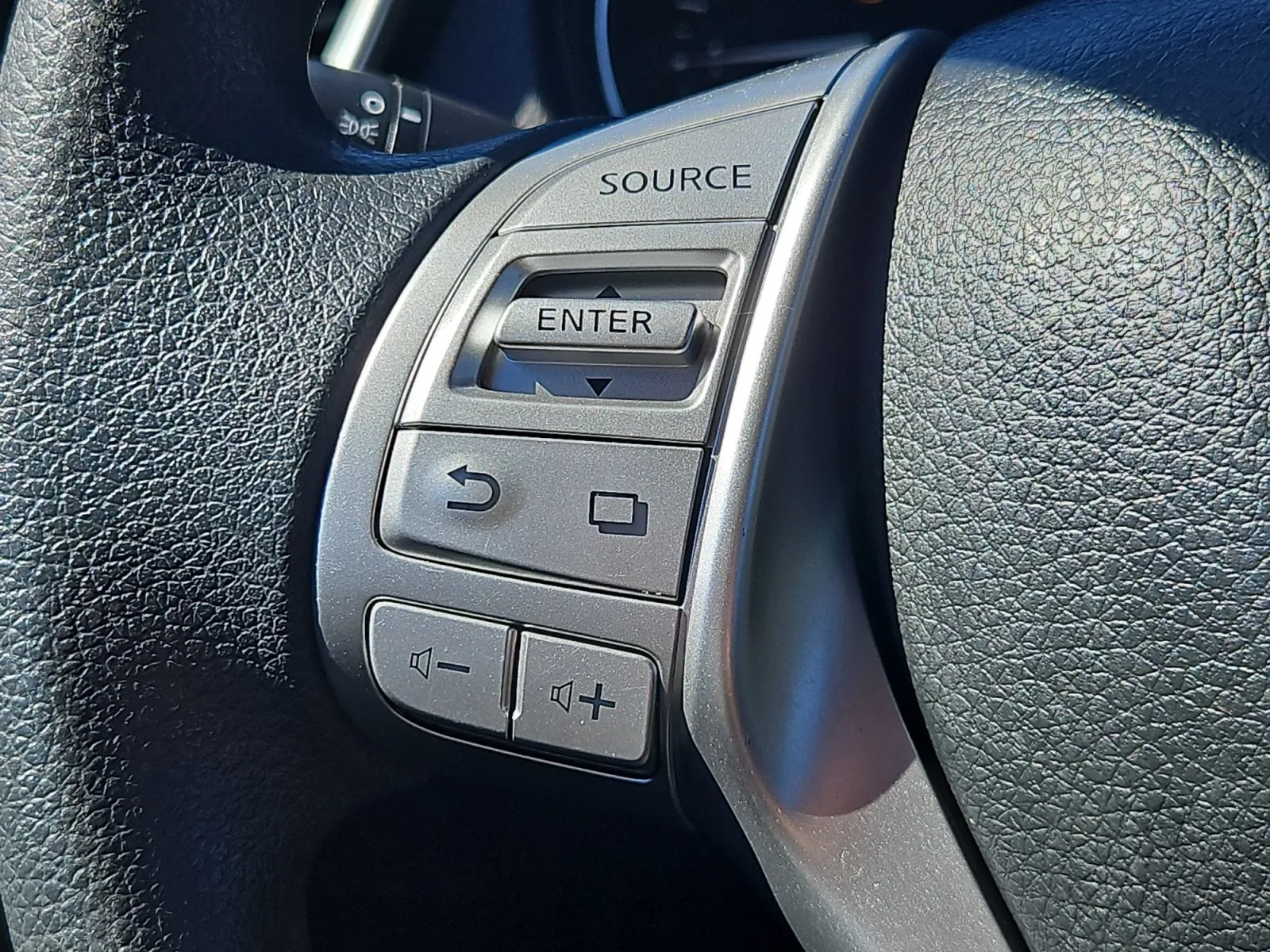 Nissan Rogue photo 18