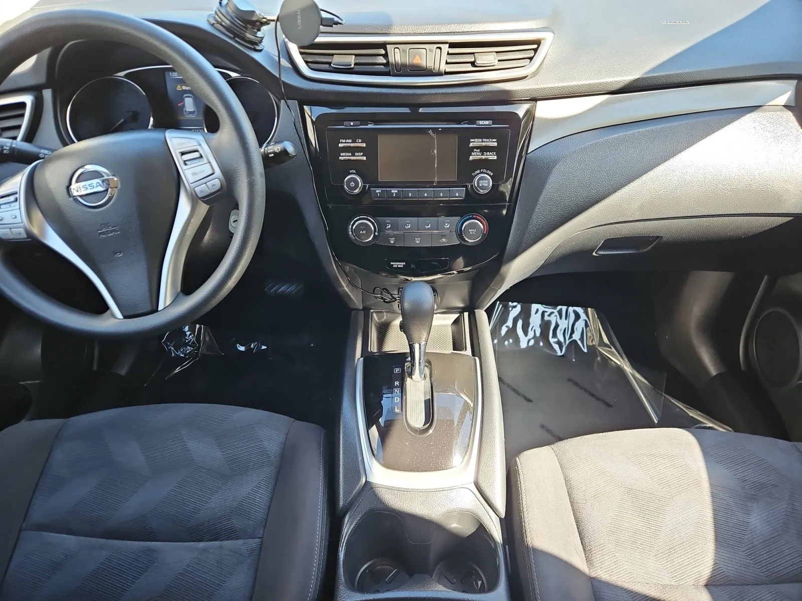 Nissan Rogue photo 11
