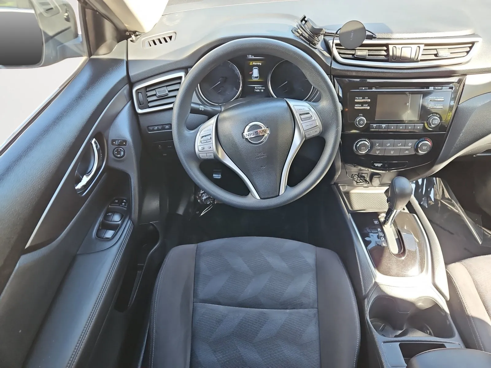 Nissan Rogue photo 10