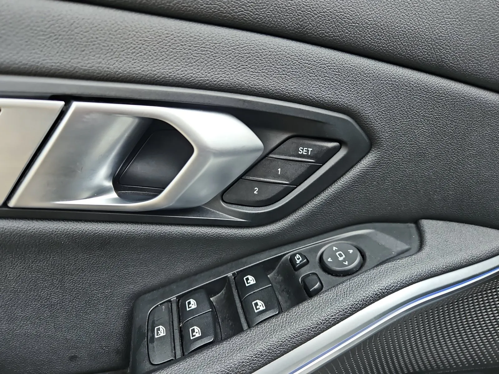 BMW 3 Series photo 17