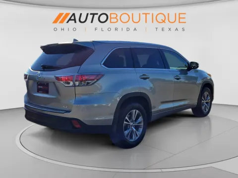 More photos of 2015 Toyota Highlander XLE at Auto Boutique Ohio, OH