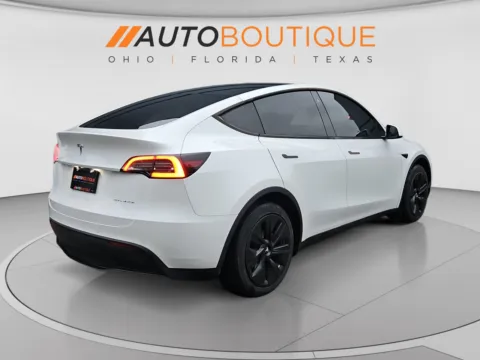 More photos of 2020 Tesla Model Y Long Range at Auto Boutique Ohio, OH