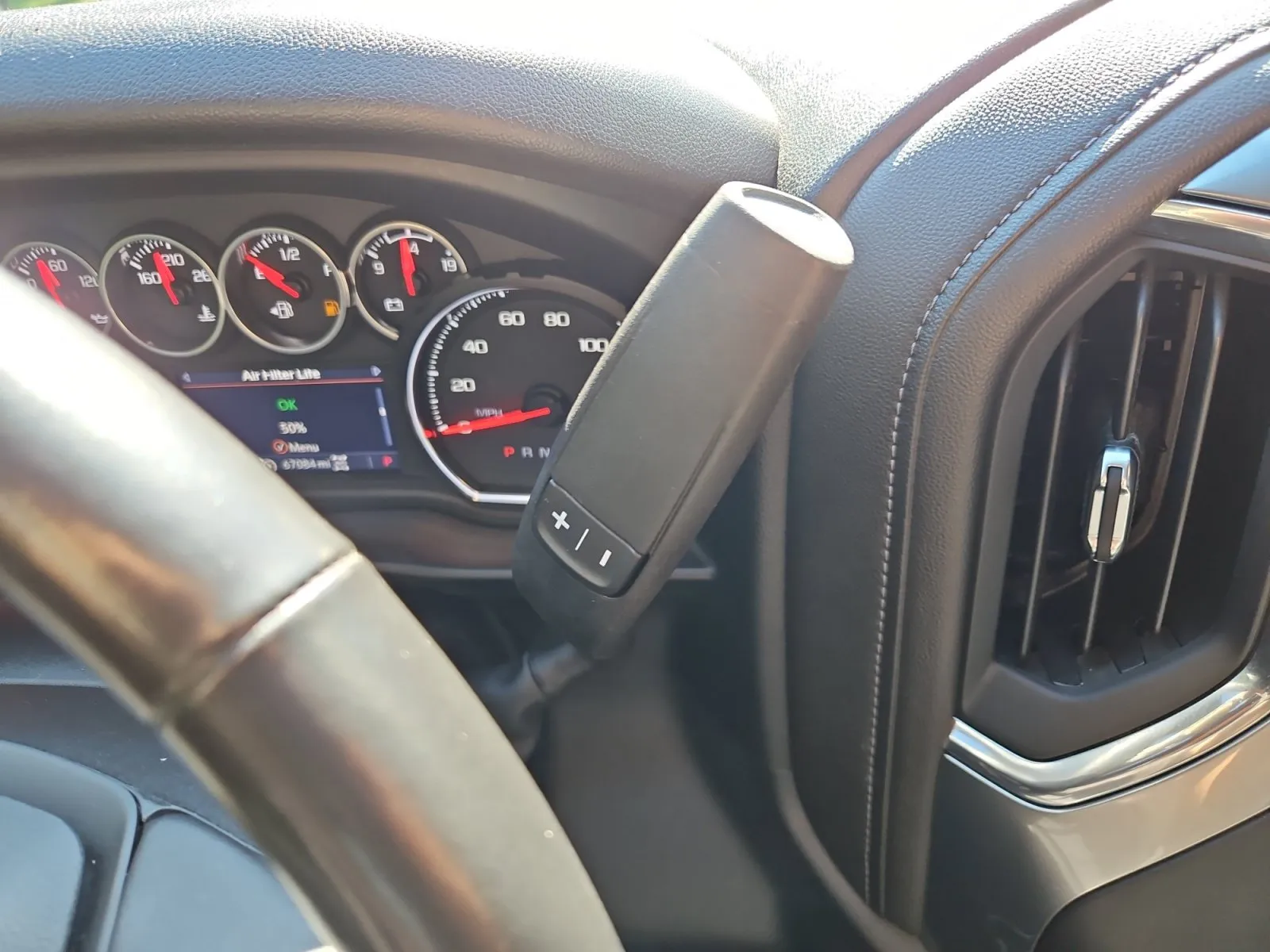 Chevrolet Silverado photo 24