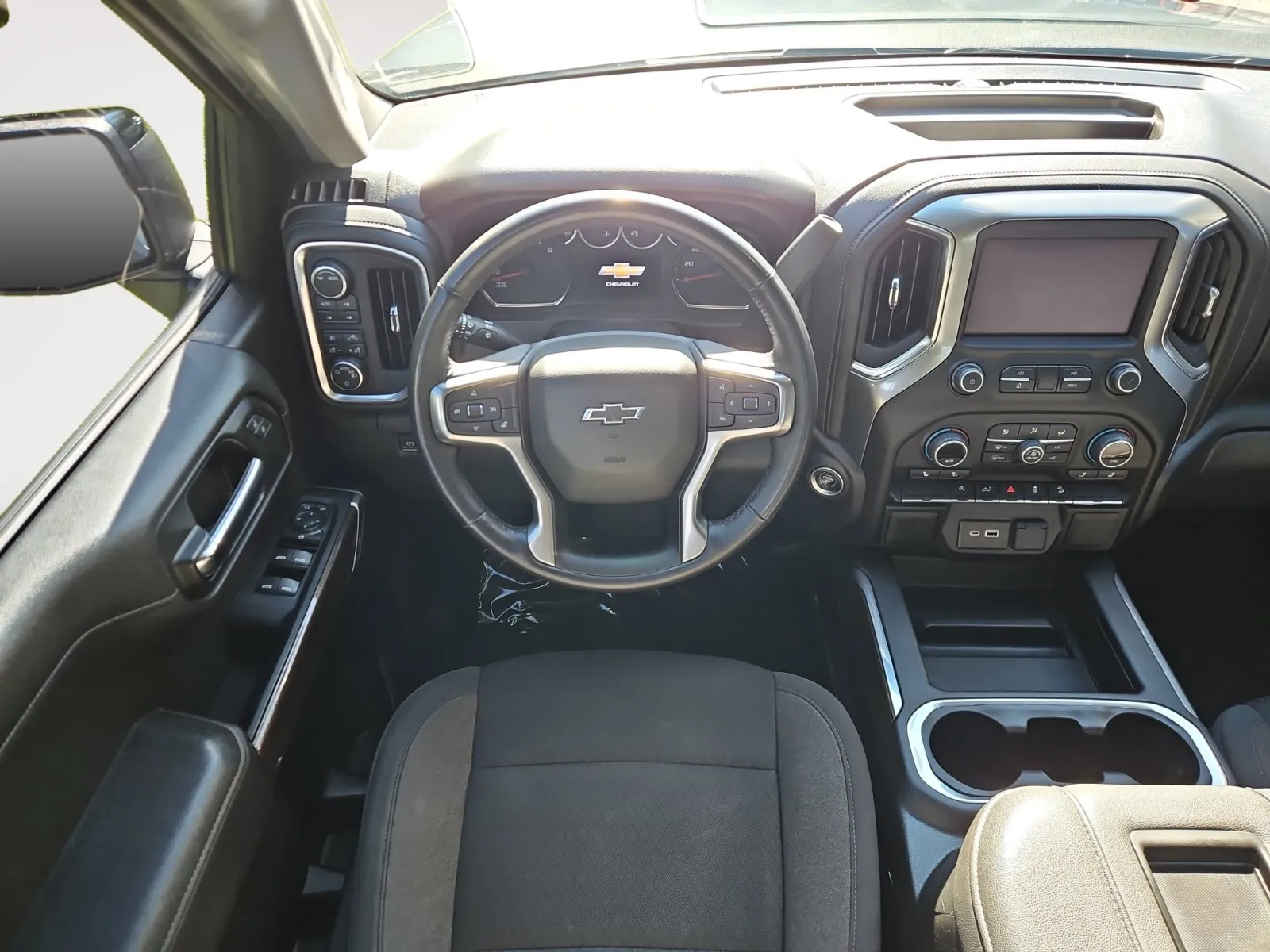 Chevrolet Silverado photo 11