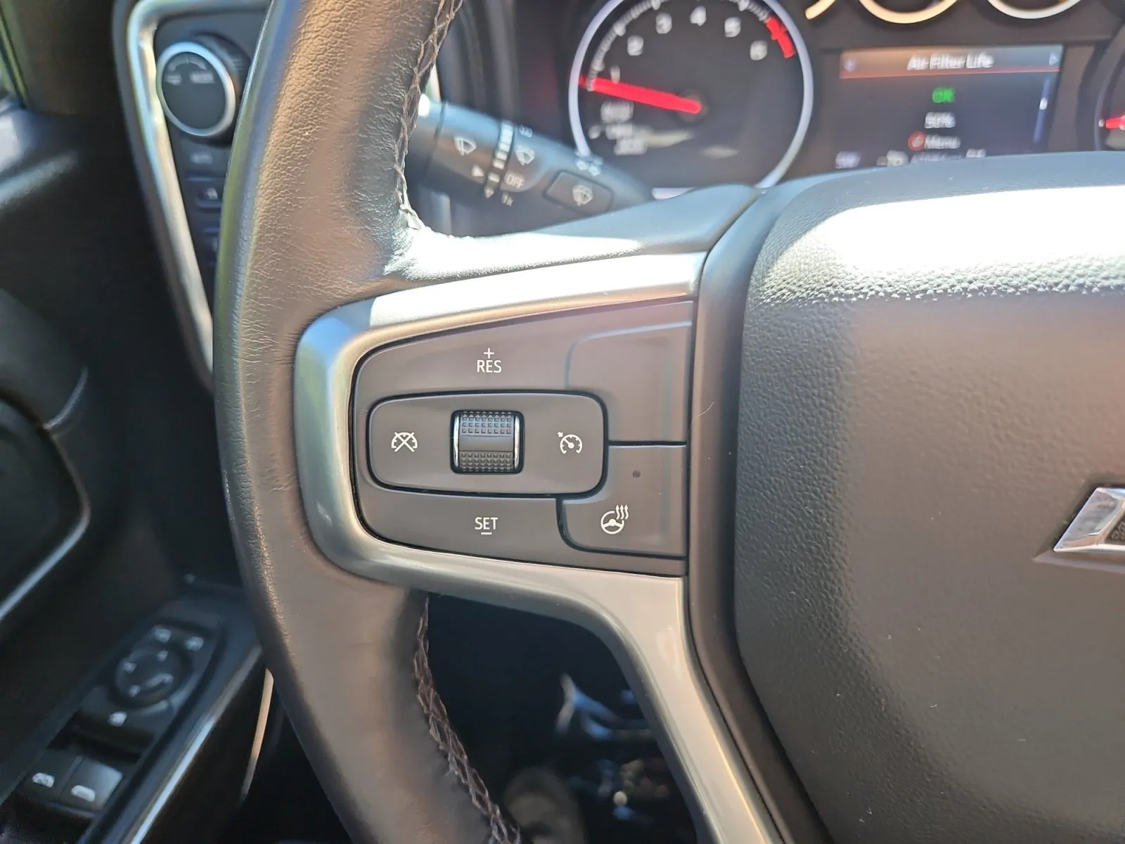 Chevrolet Silverado photo 25