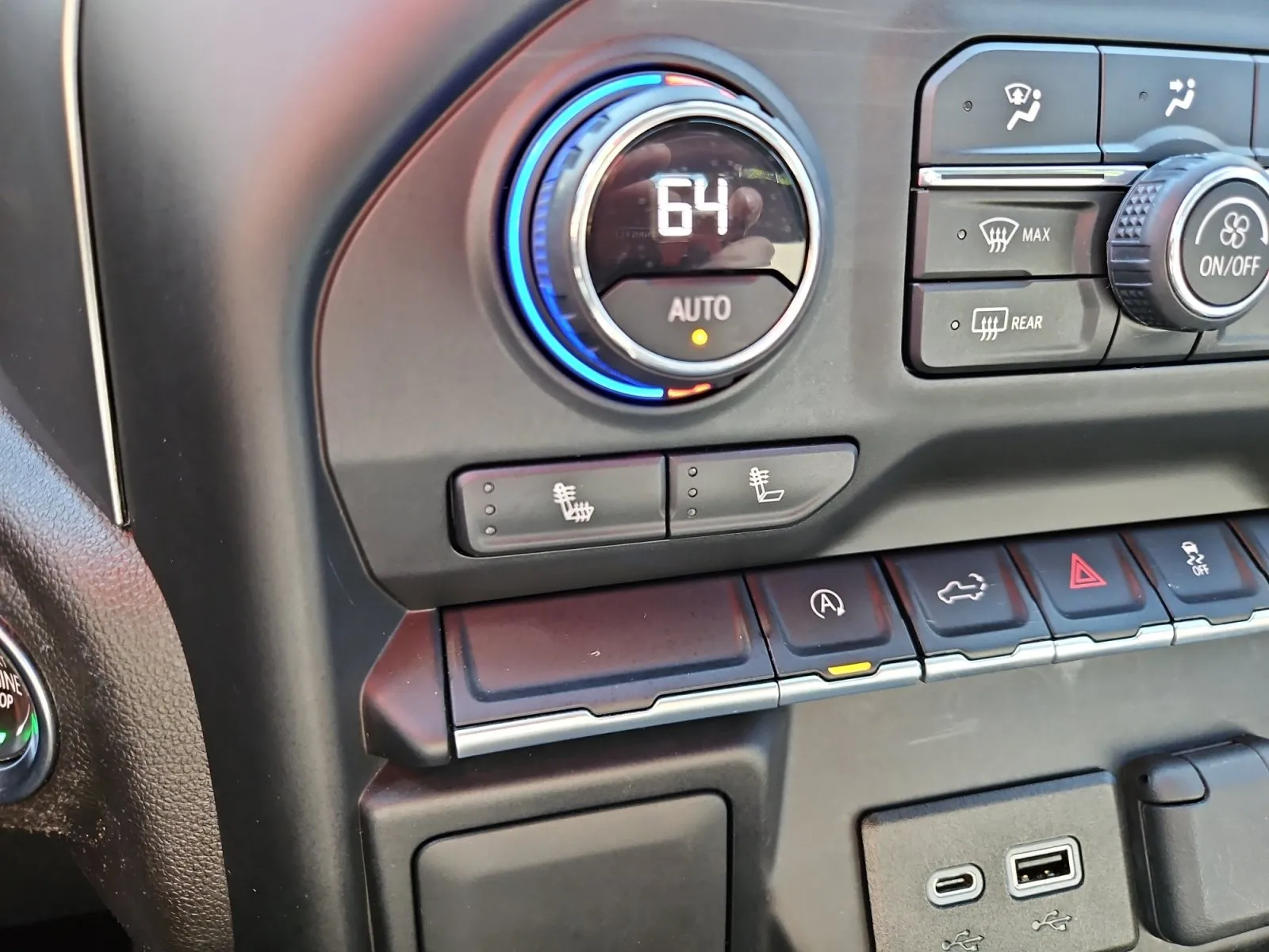 Chevrolet Silverado photo 22