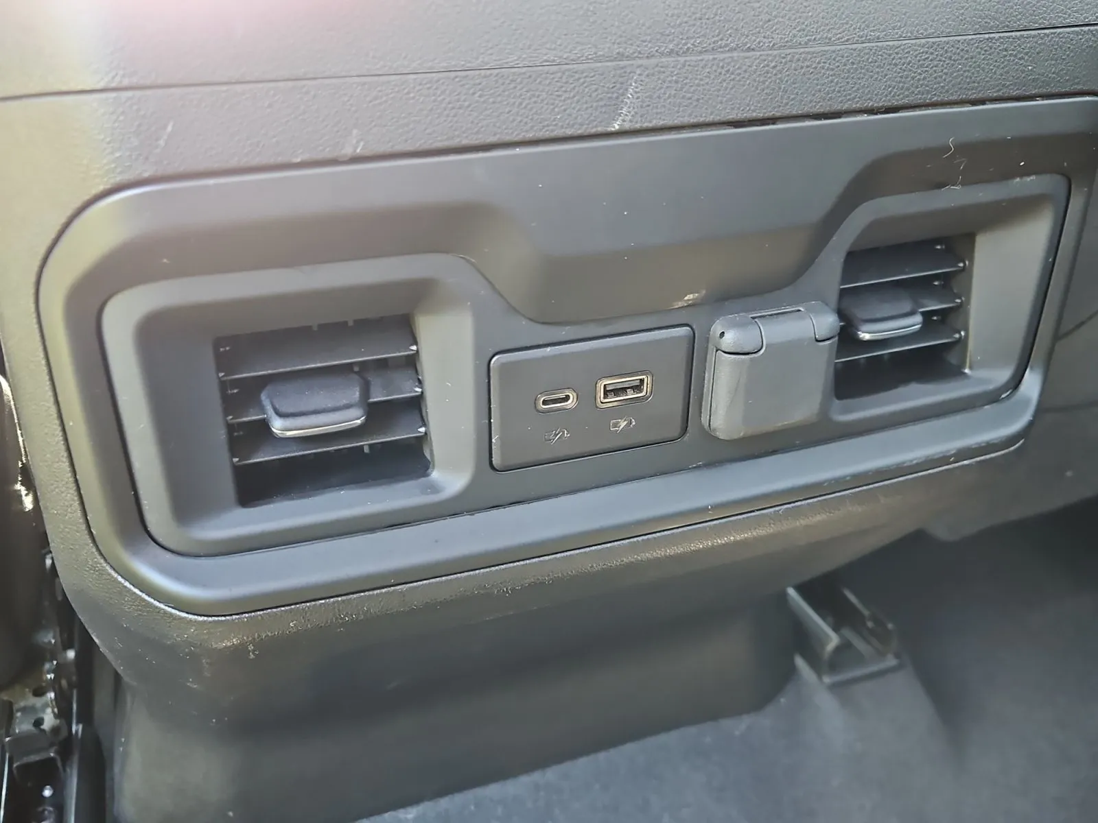 Chevrolet Silverado photo 14