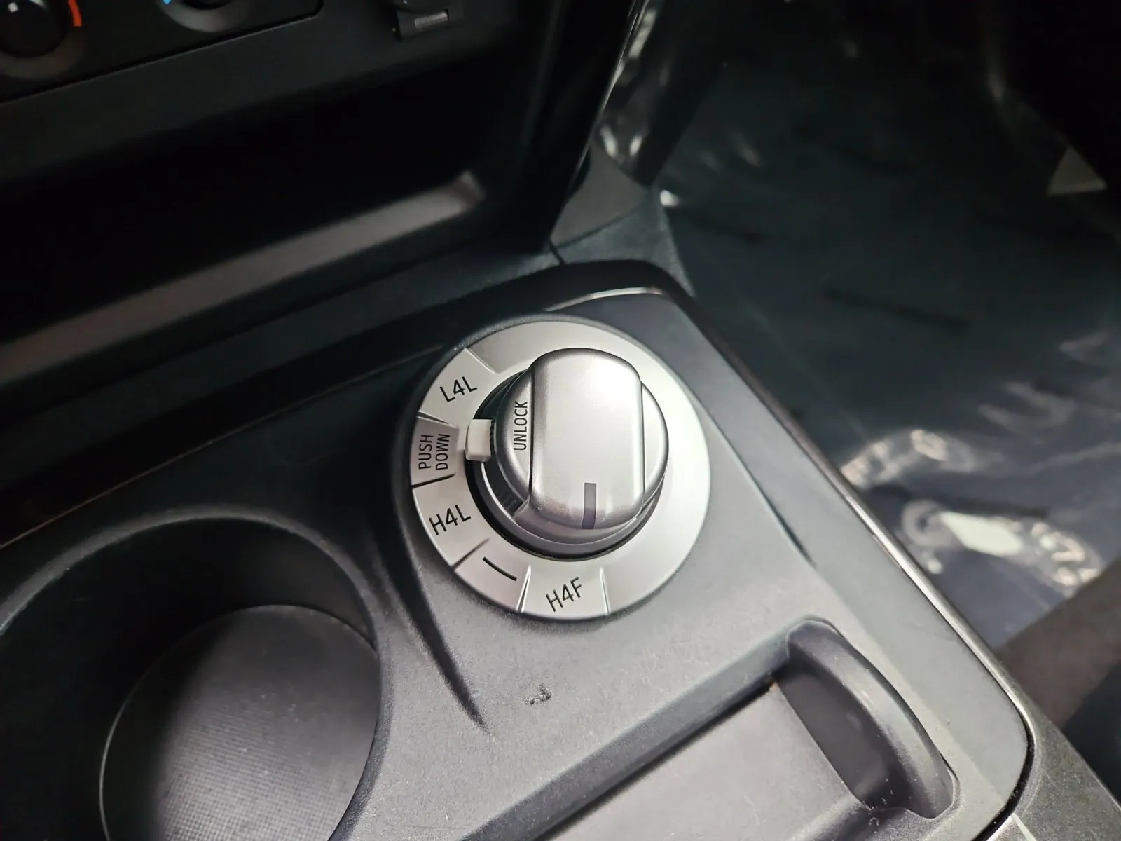 Toyota 4Runner photo 24