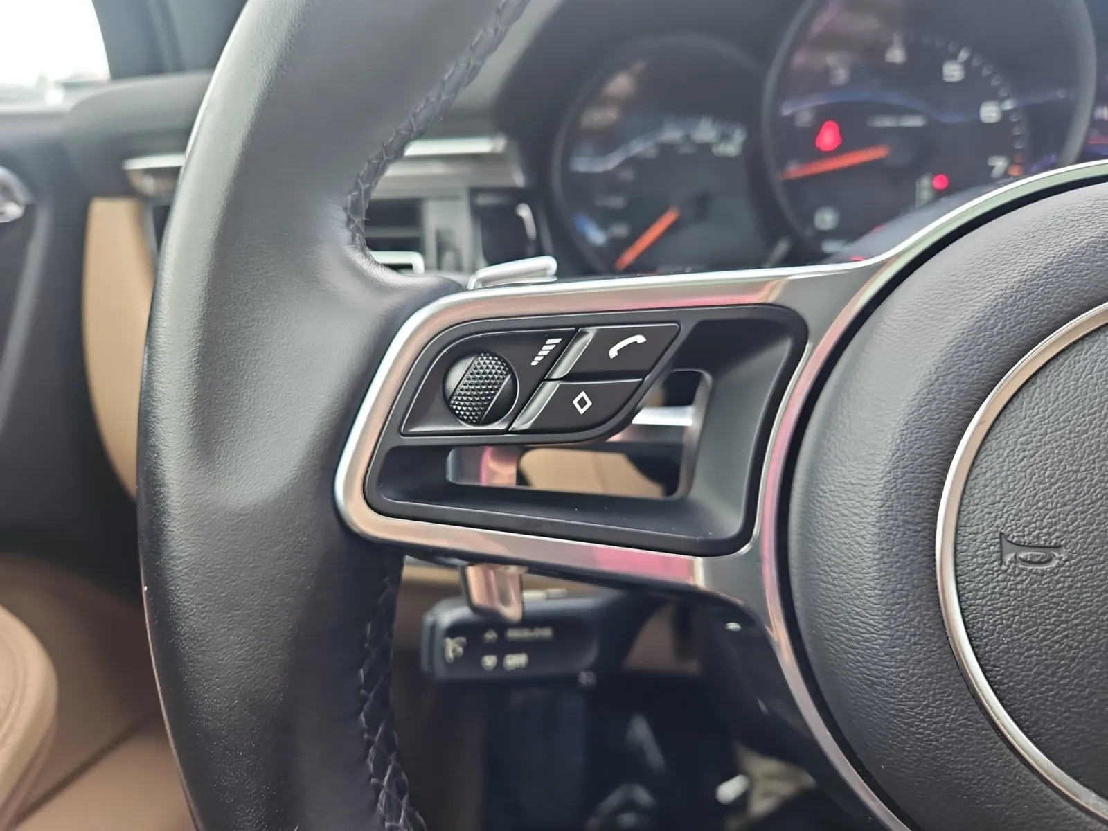 Porsche Macan photo 30
